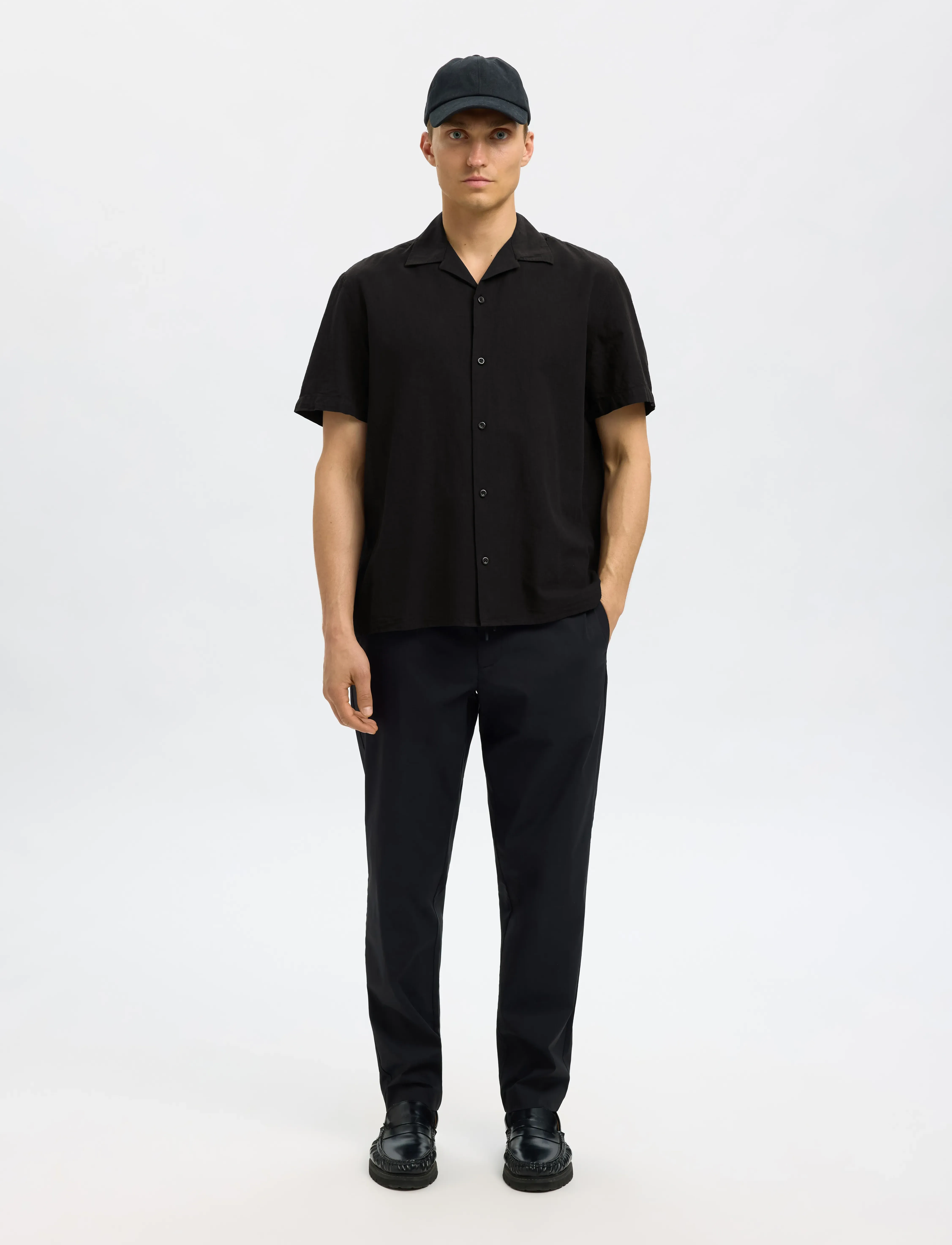Selected - SLHRELAXSUN SHIRT SS RESORT - chemises de lin - black - 5