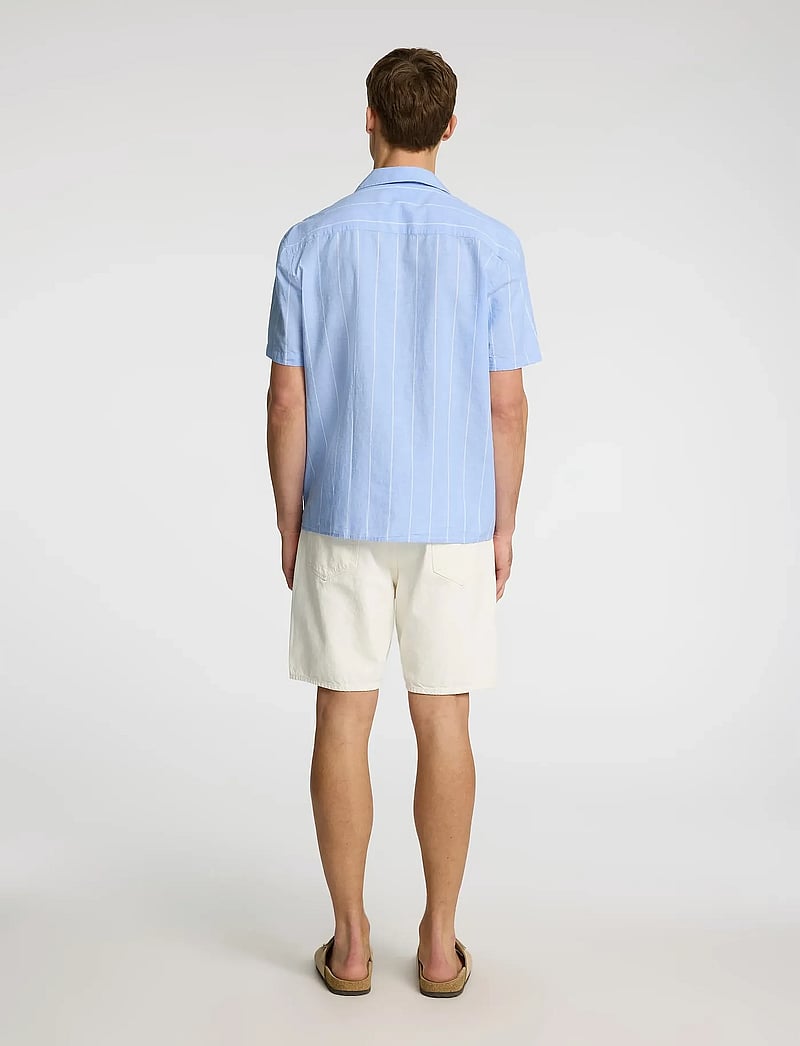 Selected - SLHRELAXSUN SHIRT SS RESORT - linneskjortor - cashmere blue - 2