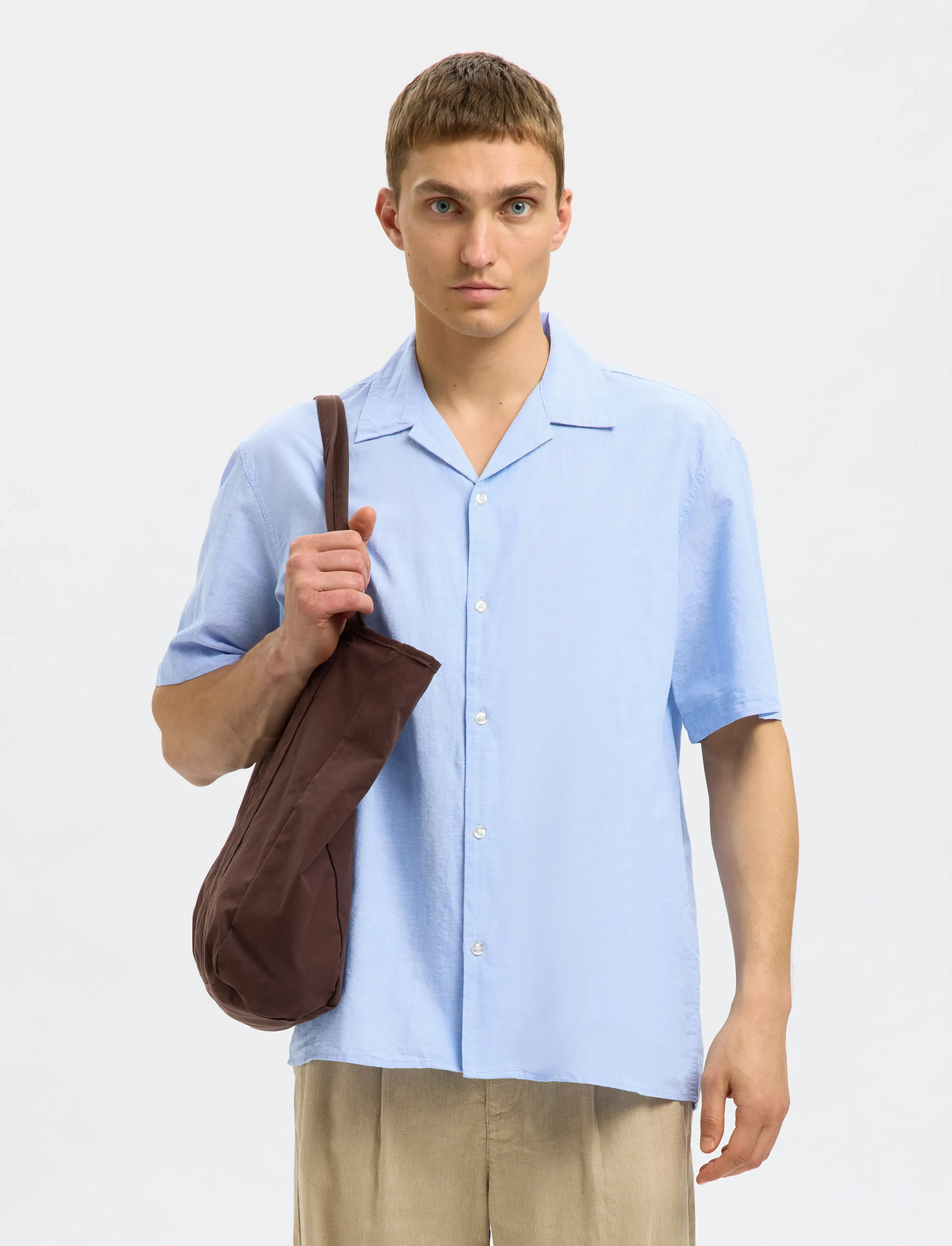 Selected - SLHRELAXSUN SHIRT SS RESORT - linneskjortor - cashmere blue - 3