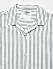 Selected Homme - SLHRELAXNEW-LINEN SHIRT SS RESORT - kortärmade skjortor - desert sage - 2