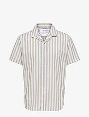 Selected Homme - SLHRELAXNEW-LINEN SHIRT SS RESORT - short-sleeved shirts - kelp - 0