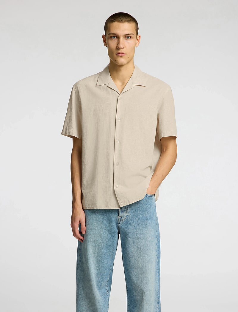Selected - SLHRELAXSUN SHIRT SS RESORT - hørskjorter - pure cashmere - 0