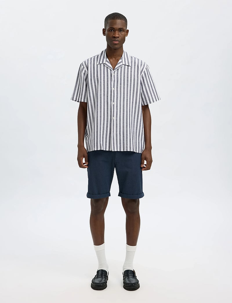 Selected - SLHRELAXSUN SHIRT SS RESORT - linneskjortor - sky captain - 3