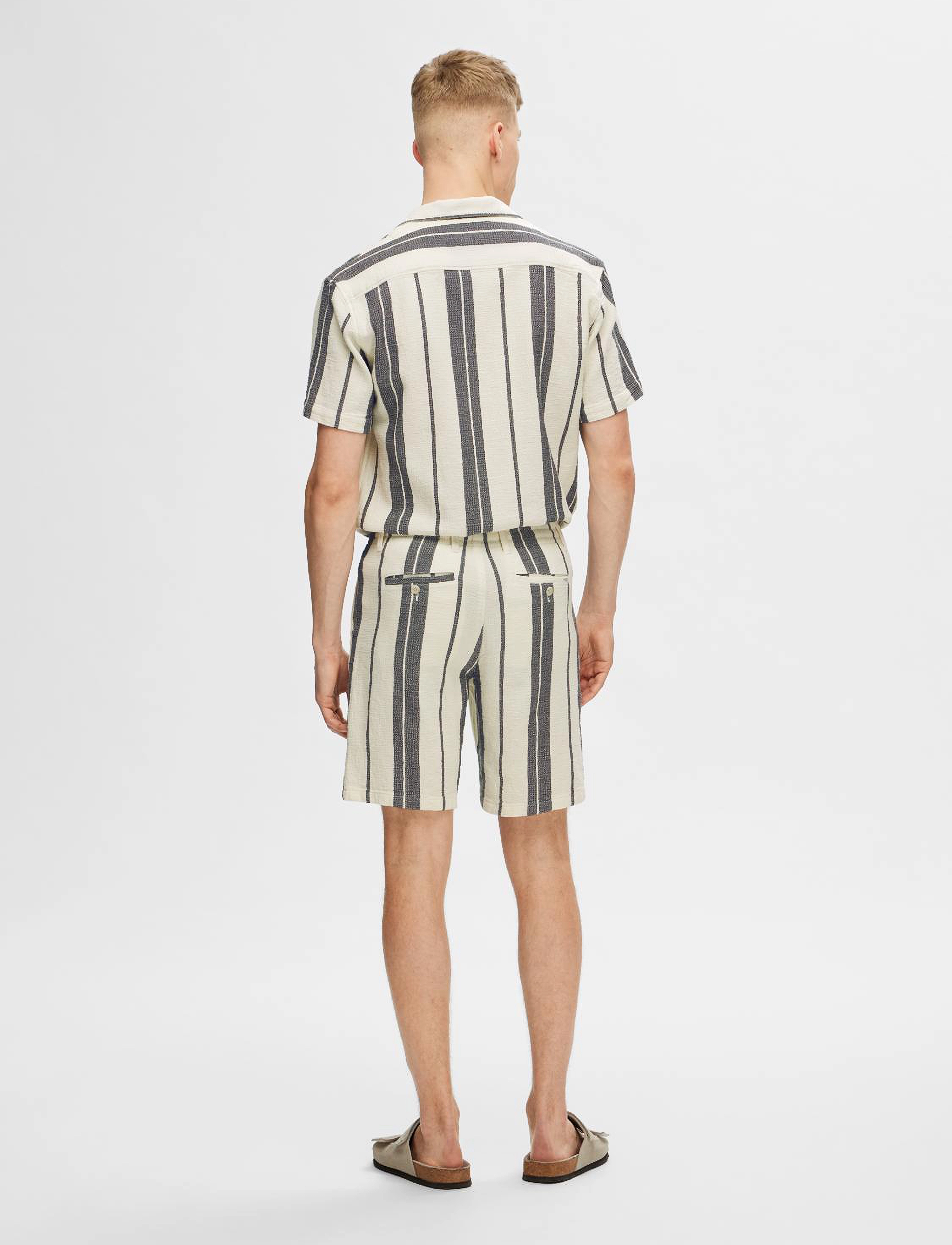 Selected Homme - SLHREGULAR-WEST SHORTS CAMP - bright white - 2