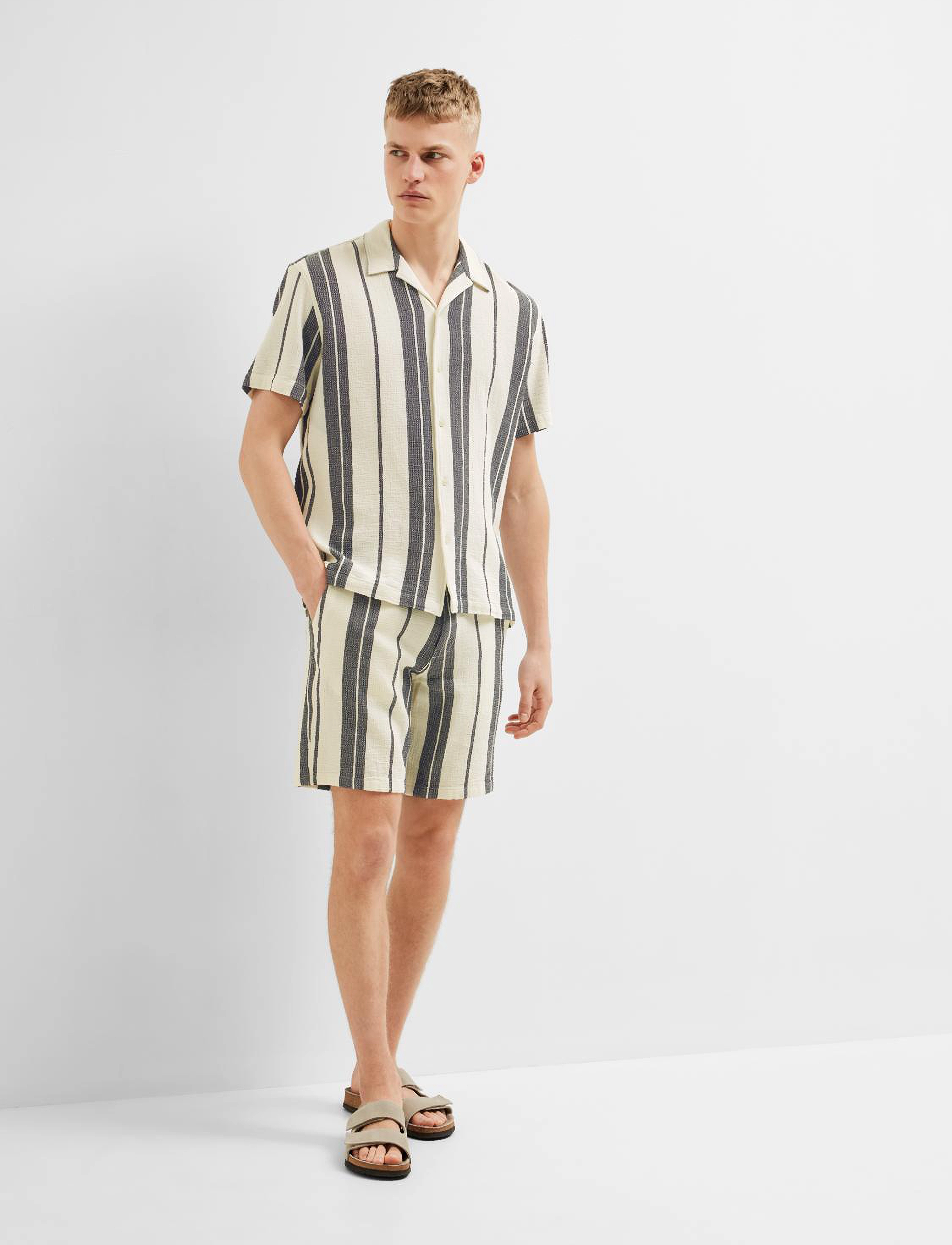 Selected Homme - SLHREGULAR-WEST SHORTS CAMP - bright white - 4