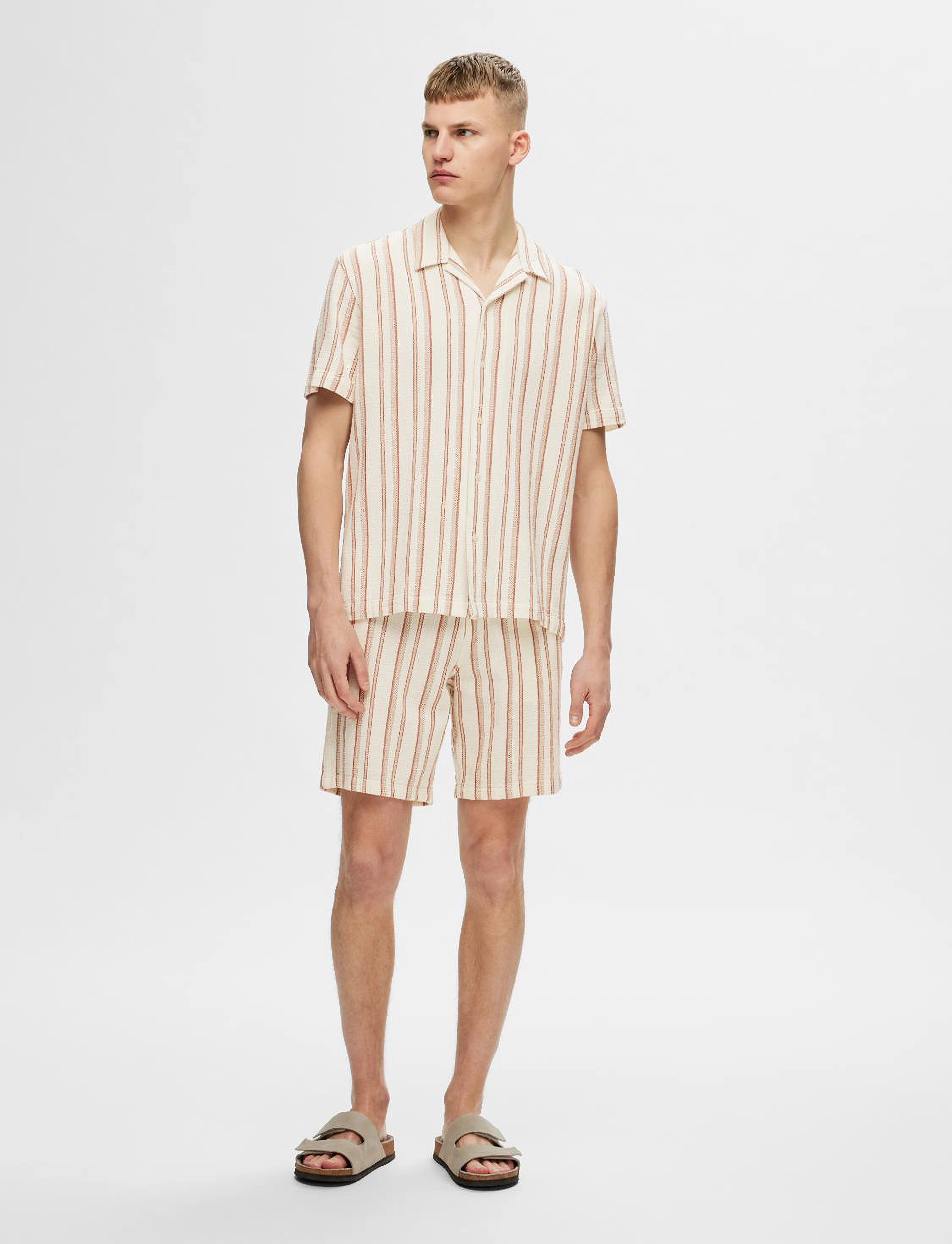 Selected Homme - SLHREG-WEST SHIRT SS RESORT CAMP - egret - 4
