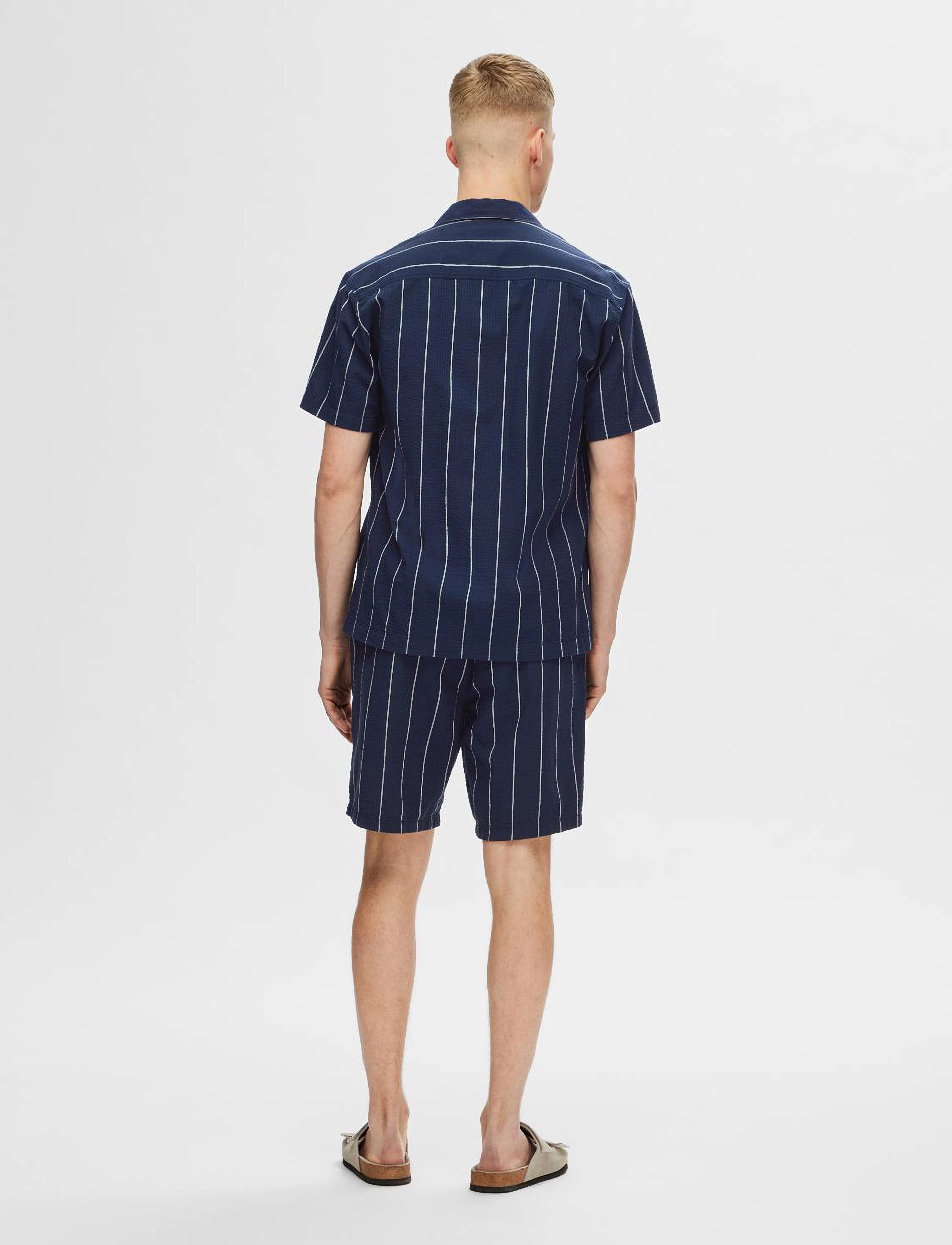 Selected Homme - SLHREG-WEST SHIRT SS RESORT CAMP - sky captain - 2