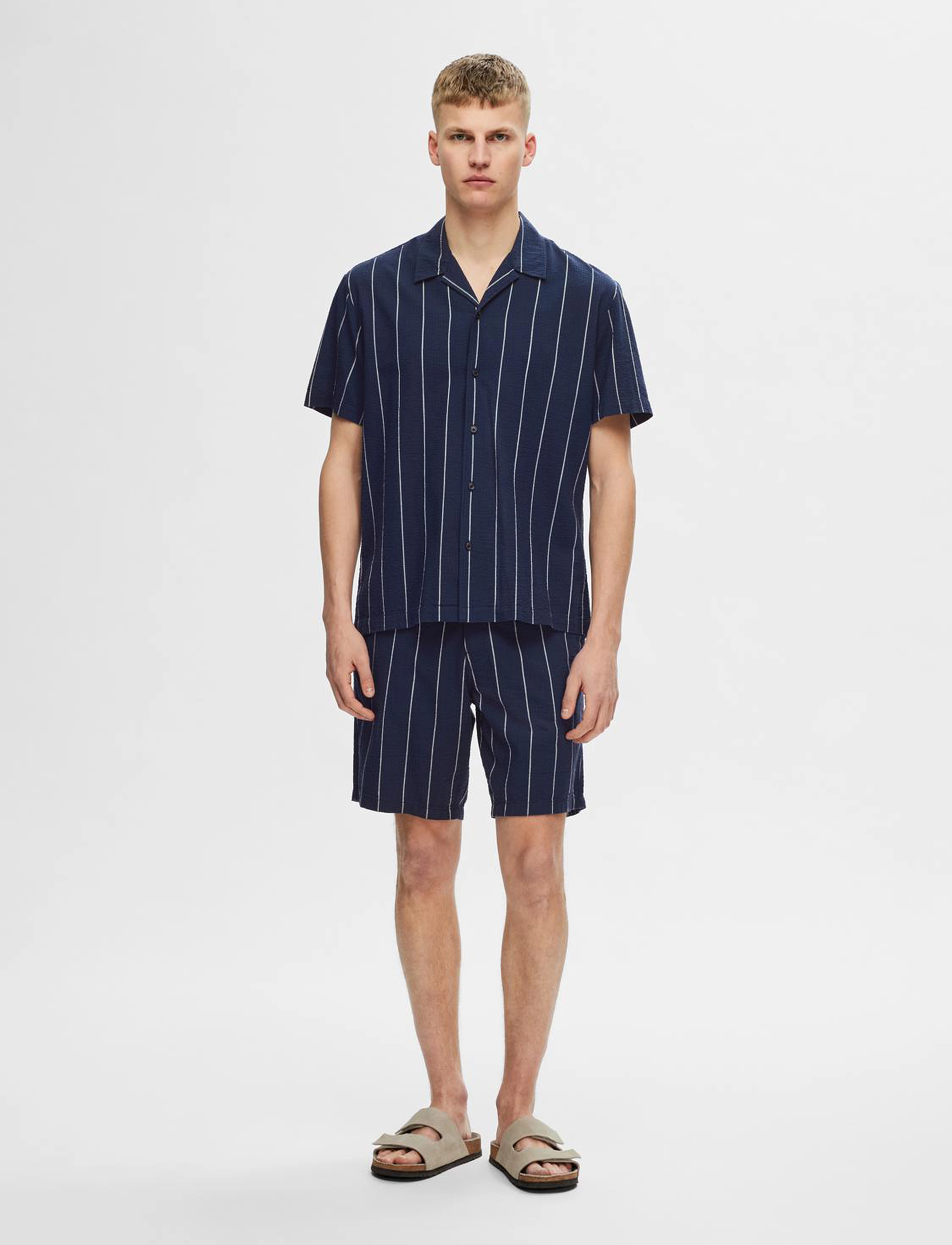 Selected Homme - SLHREG-WEST SHIRT SS RESORT CAMP - sky captain - 3
