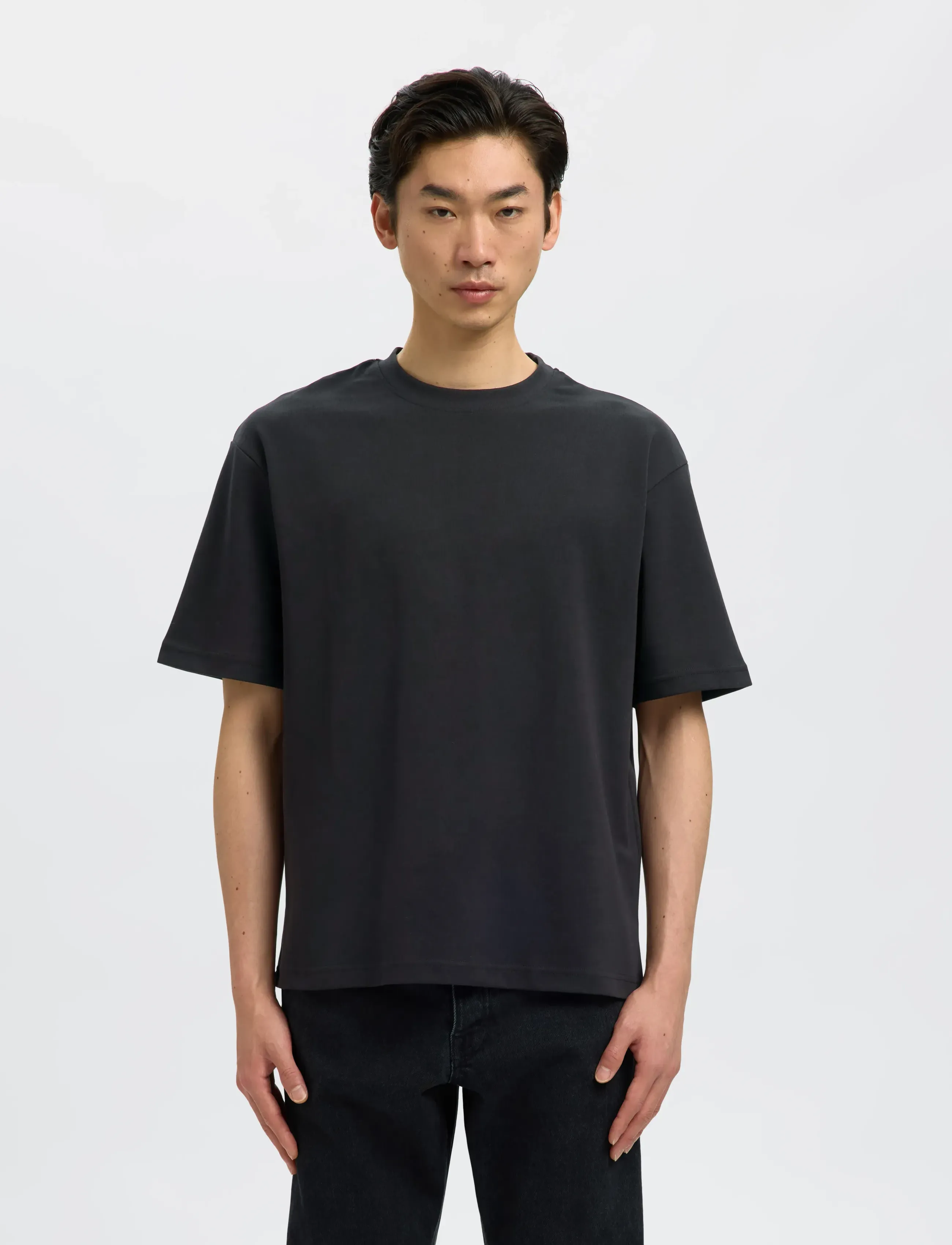 Selected - SLMLOOSEOSCAR SS O-NECK TEE NOOS - kortærmede t-shirts - black - 3