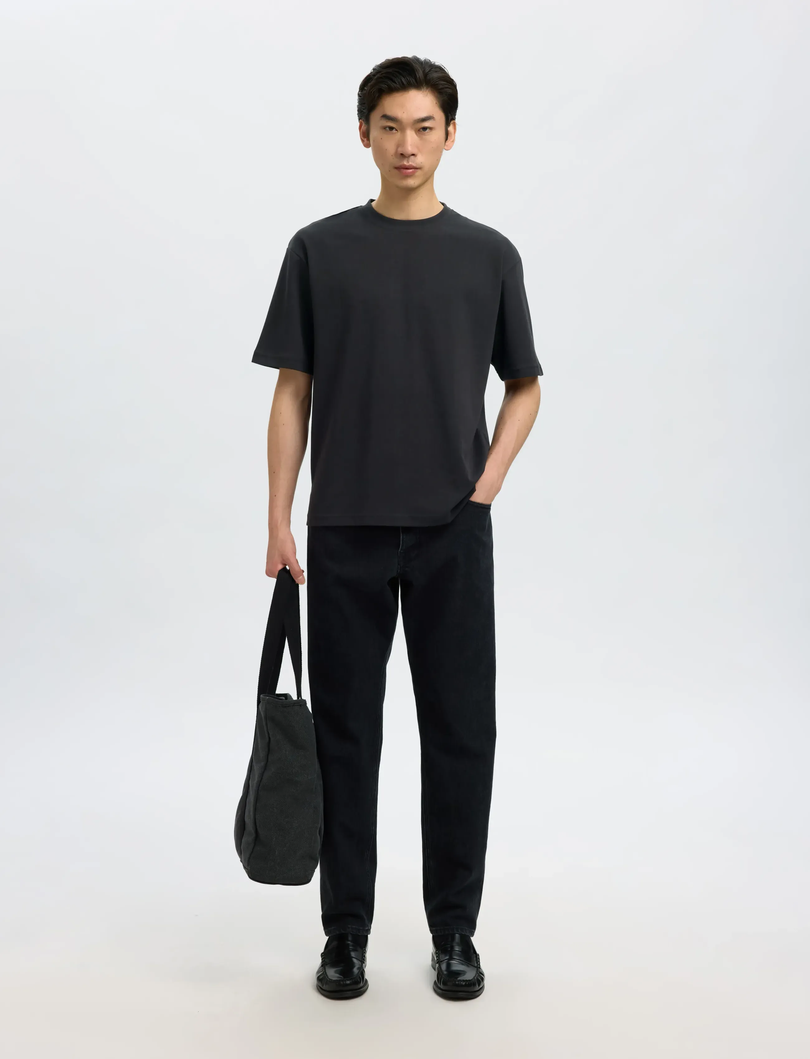 Selected - SLMLOOSEOSCAR SS O-NECK TEE NOOS - kortærmede t-shirts - black - 4