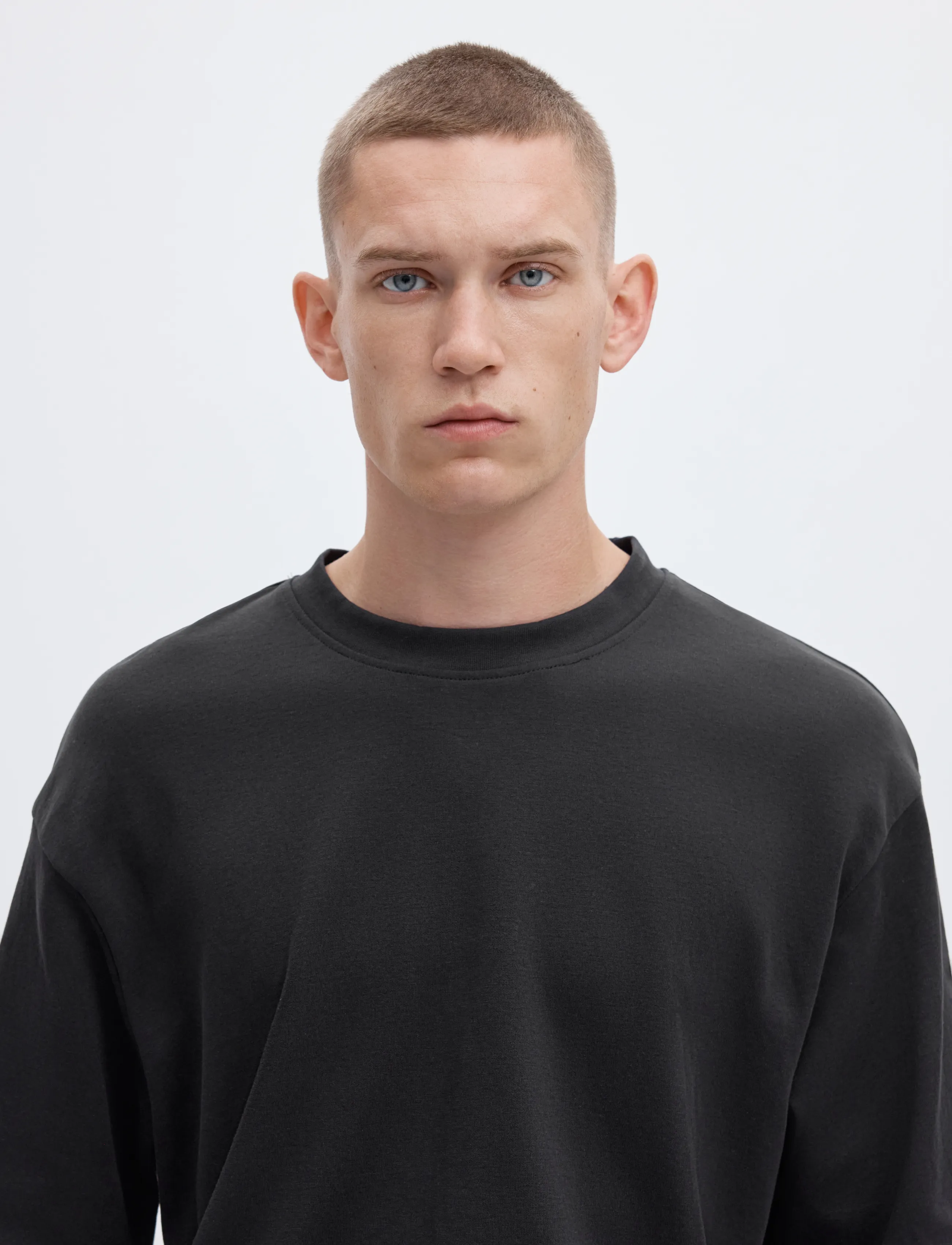 Selected - SLMLOOSEOSCAR SS O-NECK TEE NOOS - kortærmede t-shirts - black - 4