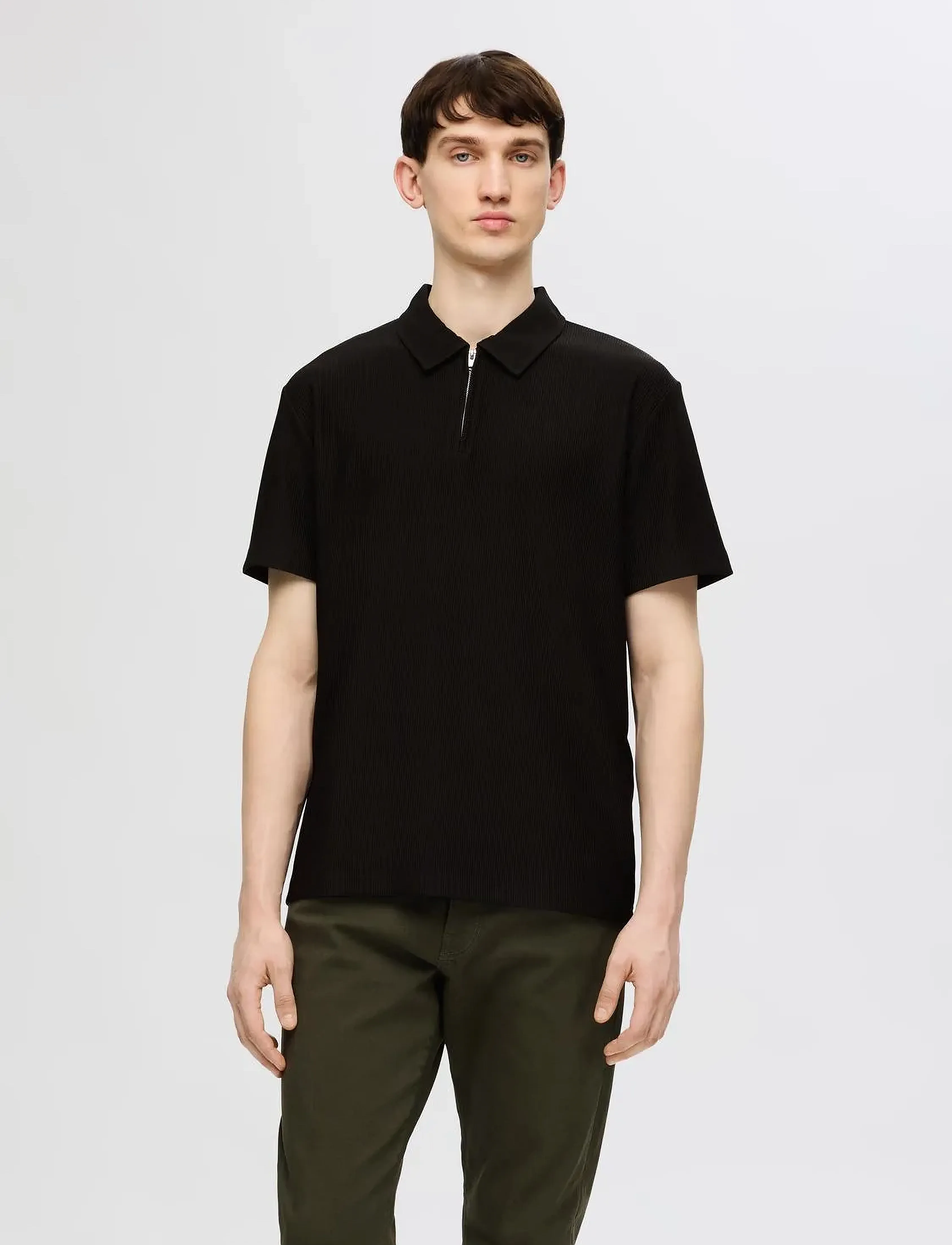 Selected Slhrelax-Plisse Half Zip Ss Polo Ex, Mænd, Plissé Half Zip Kortærmet Poloshirt, Sort, Str: L
