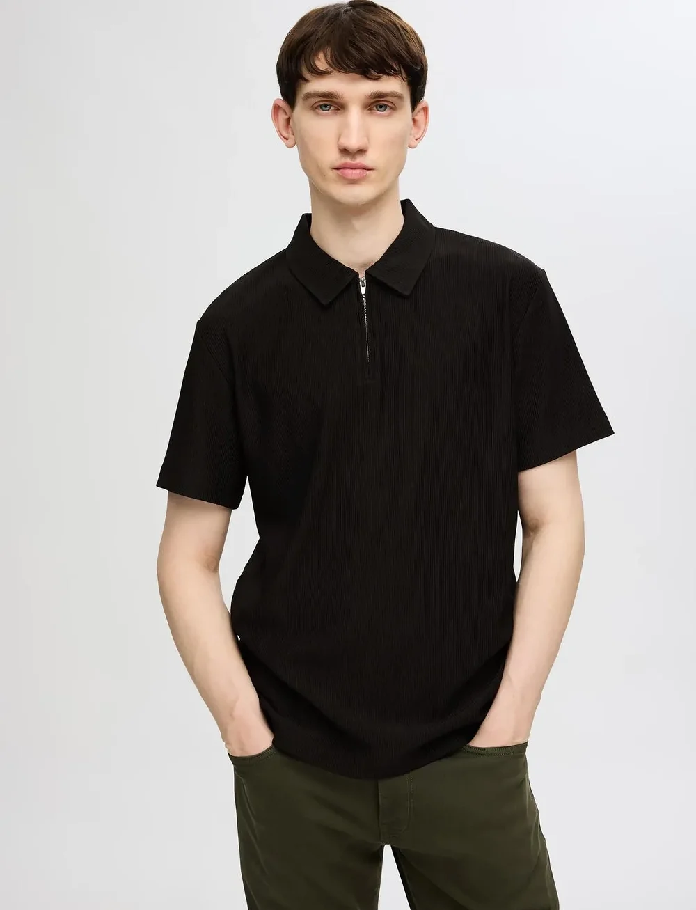 Selected - SLHRELAX-PLISSE HALF ZIP SS POLO EX - kurzärmelig - black - 5