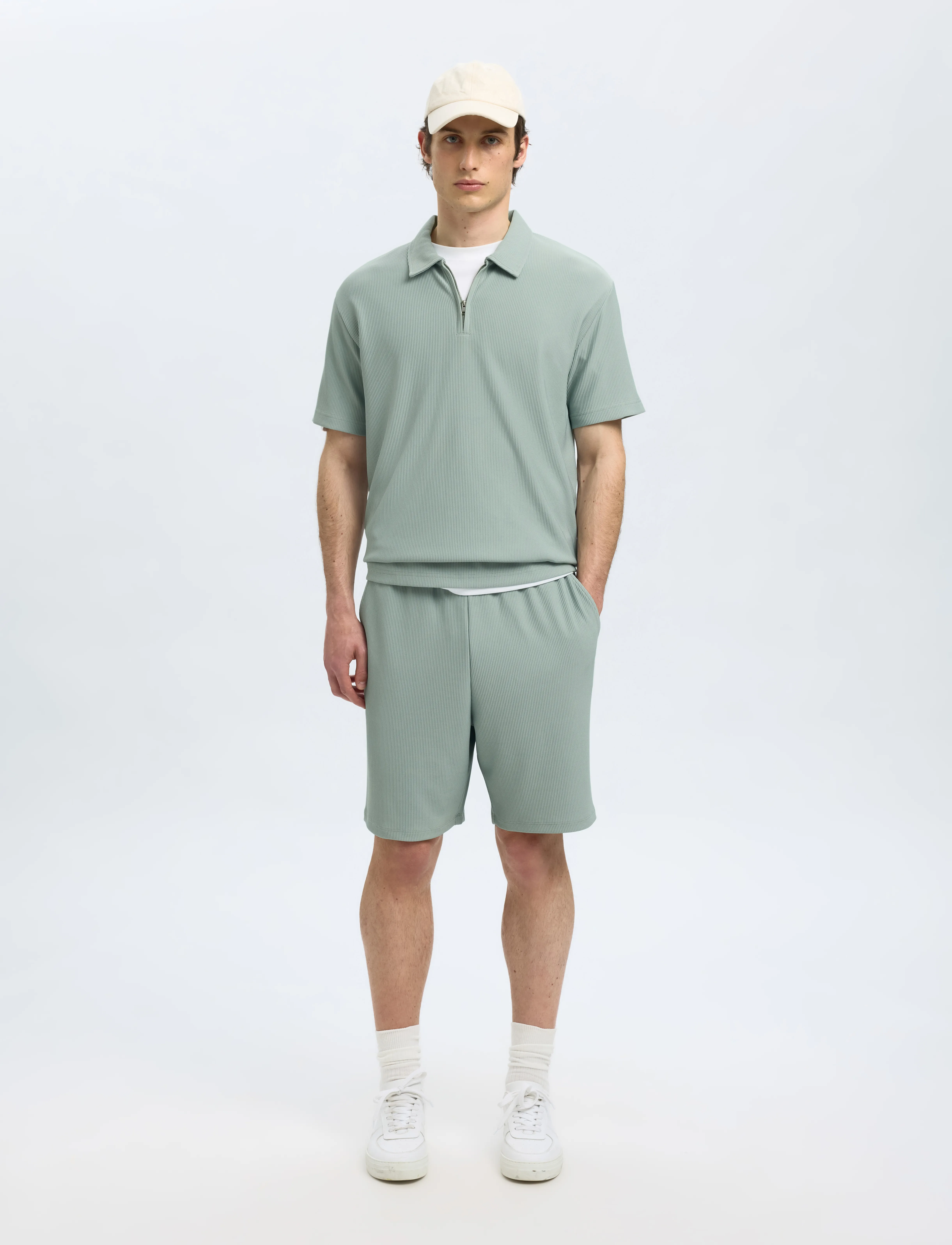Selected - SLHRELAX-PLISSE HALF ZIP SS POLO EX - kortærmede poloer - iceberg green - 5