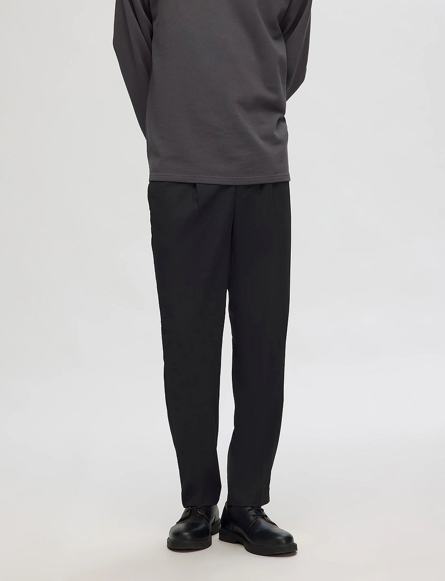Selected - SLH190-REG TAPERED LEROY PLEAT PANT NOOS - casual byxor - black - 0