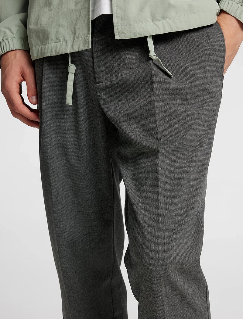 Selected - SLH190-REG TAPERED LEROY PLEAT PANT NOOS - casual bukser - dark grey - 5