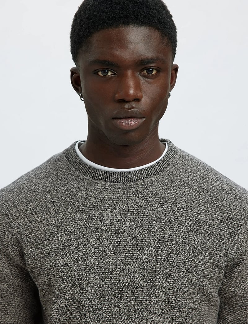 Selected - SLHROSS LS KNIT STRUCTURE CREW NECK NOOS - rund hals - black - 5