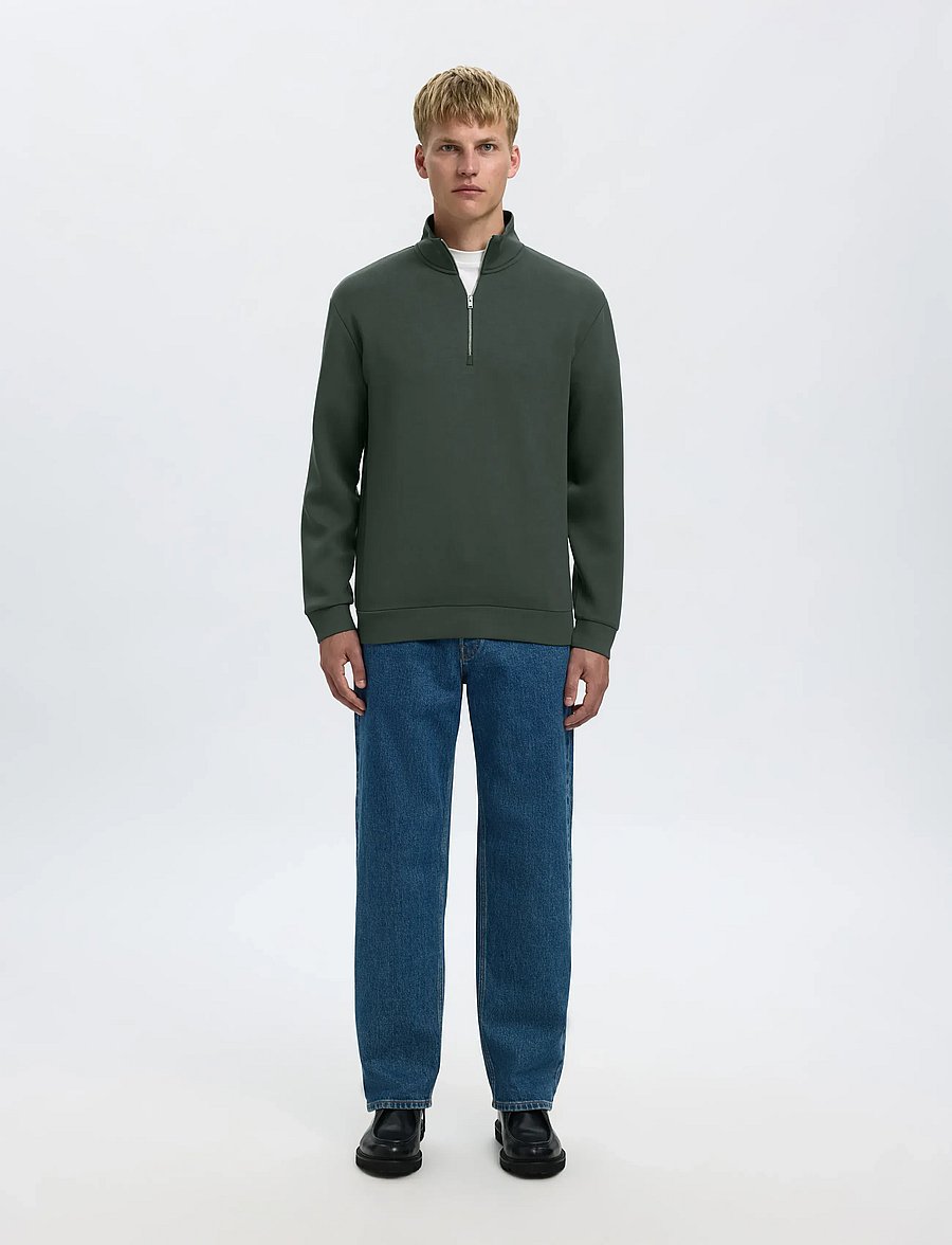 Selected - SLHEMANUEL SOFT ZIP HIGH NECK SWEAT NOOS - puhkuse põhitooted - deep forest - 4