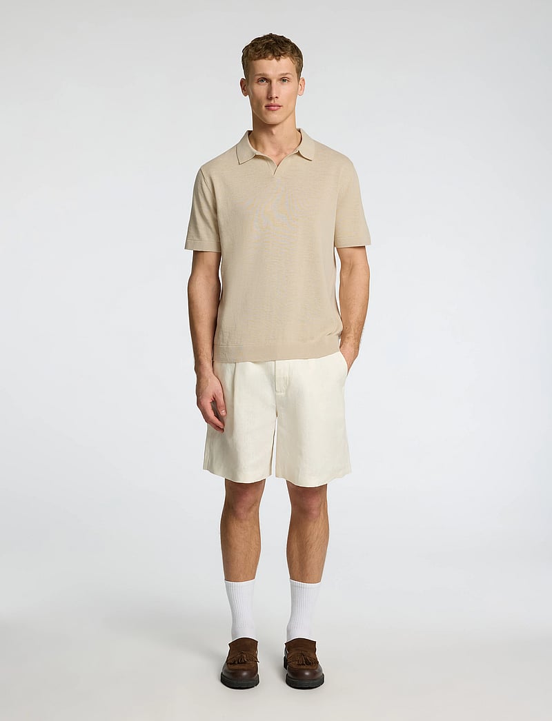 Selected - SLHMATTIS SS LINEN BLEND OPEN POLO NOOS - short-sleeved polos - oatmeal - 0