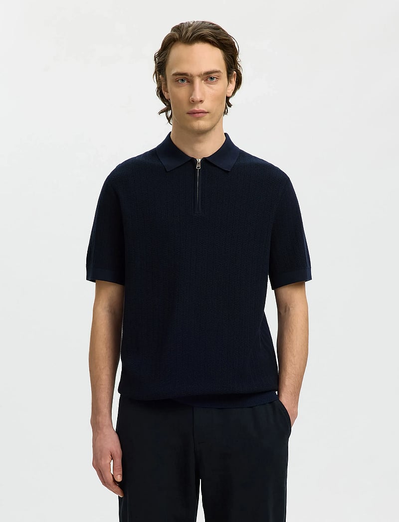 Selected - SLMCRAN SS KNIT STRUCTURE ZIP POLO NOOS - gestrickte polohemden - navy blazer - 0