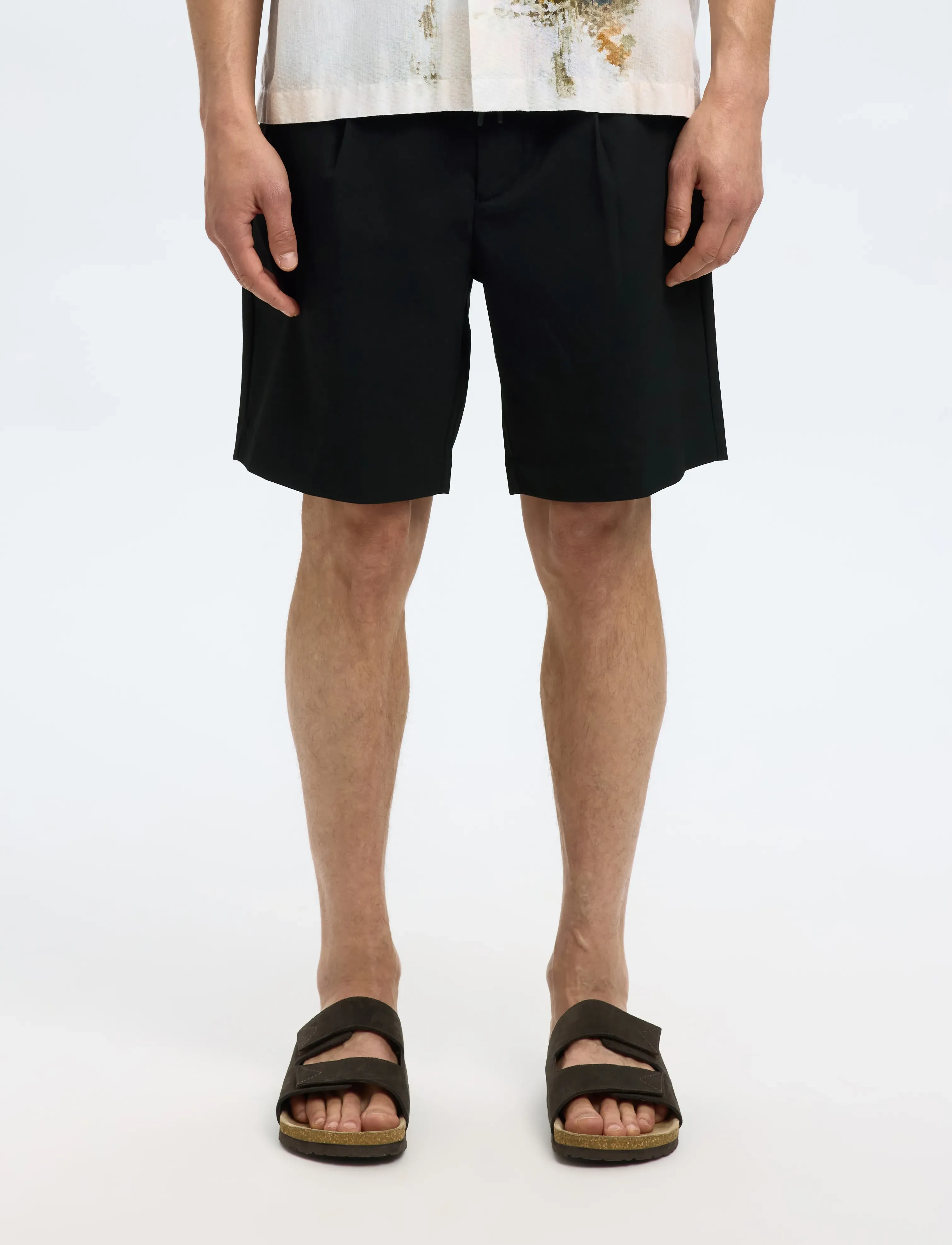 Selected SLHREGULAR-LEROY PLEAT SHORTS NOOS - Kollektionen - BLACK / black