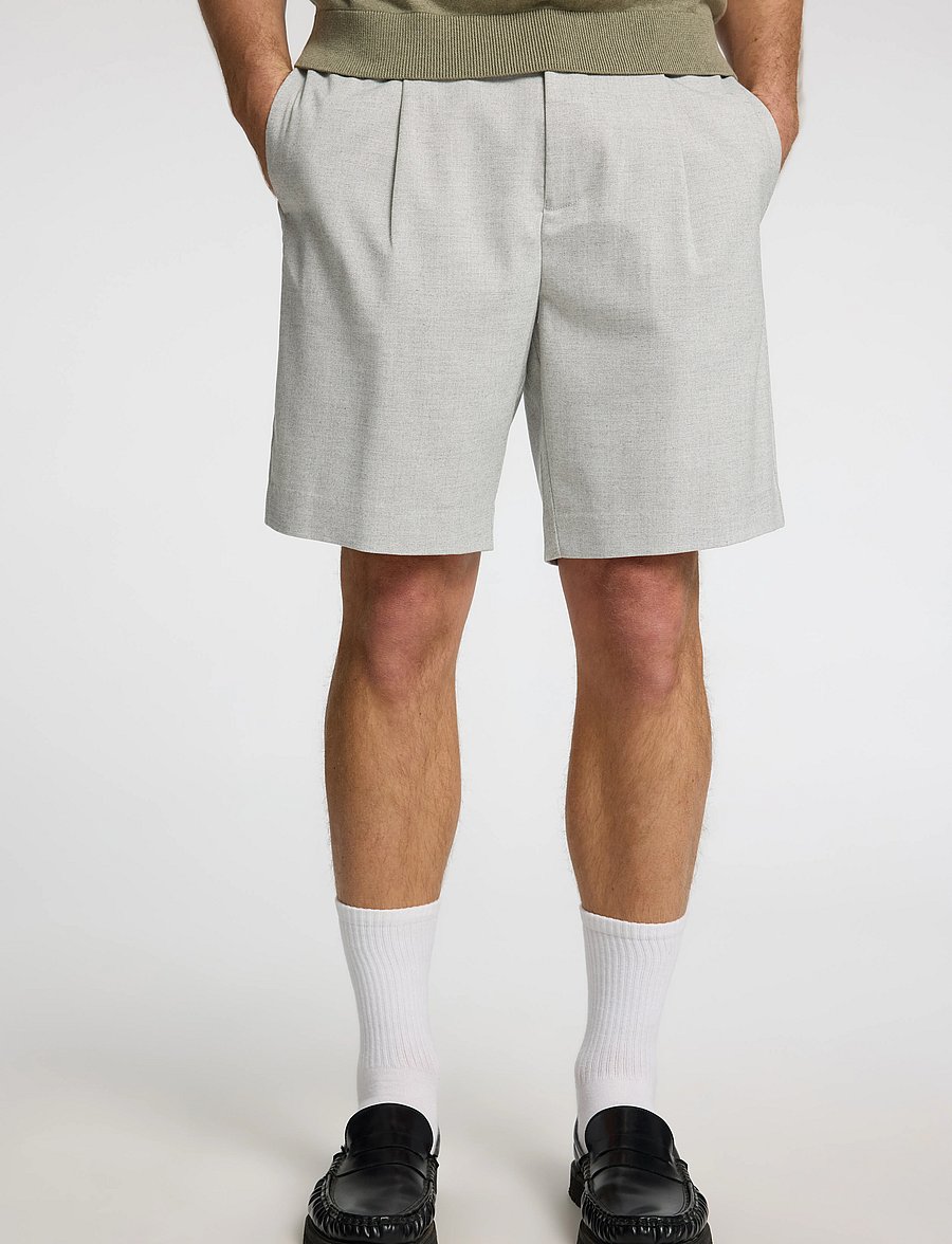 Selected - SLHREGULAR-LEROY PLEAT SHORTS NOOS - chinos shorts - light grey melange - 3