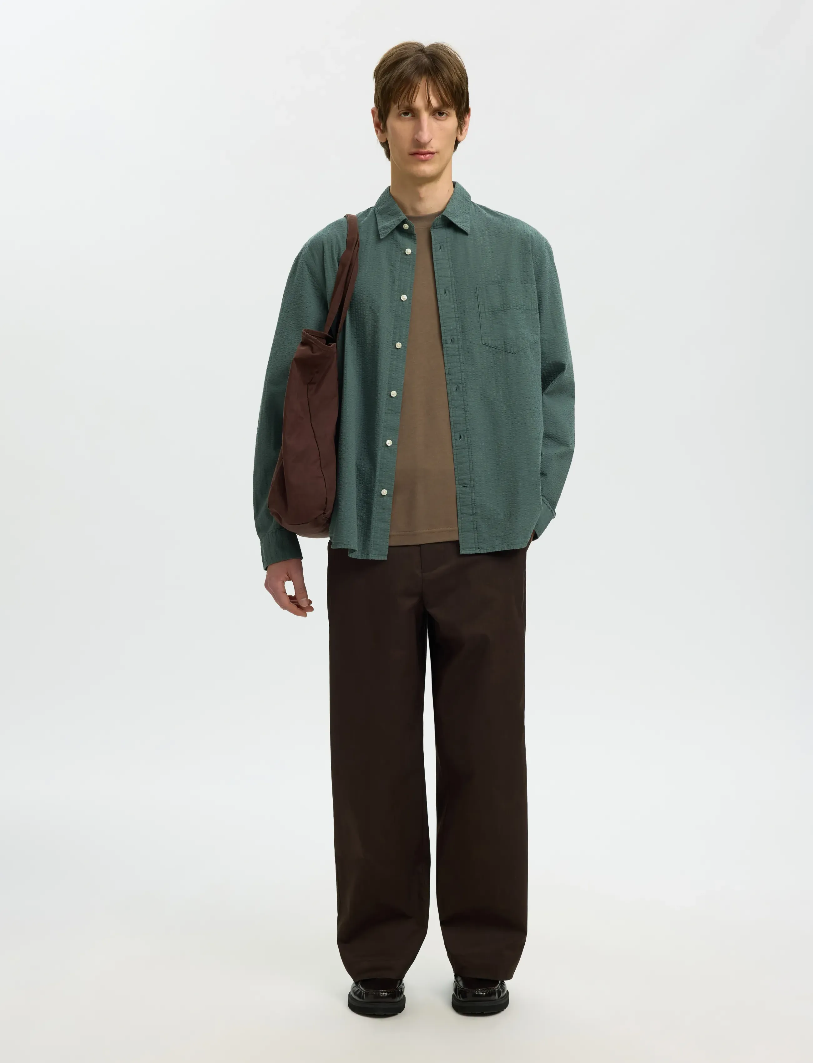 Selected - SLHREGFREDDIE SOLID SEERSUCKER LS SHIRT - vabaajasärgid - balsam green - 5