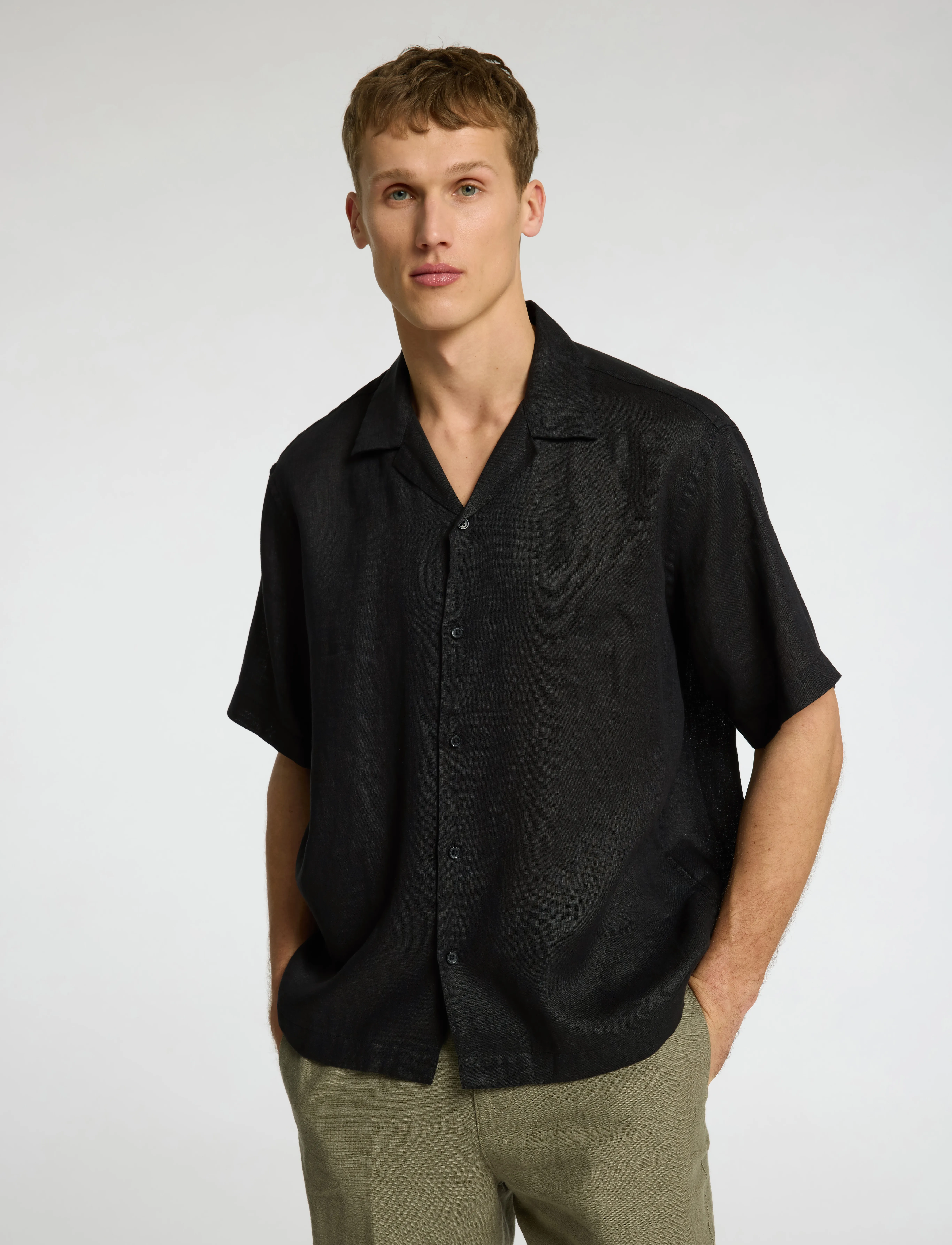 Selected - SLHRELAXKYLIAN MIX SS SHIRT RESORT - pellavakauluspaidat - black - 4