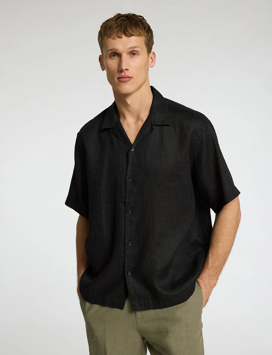Selected - SLHRELAXKYLIAN MIX SS SHIRT RESORT - pellavakauluspaidat - black - 4