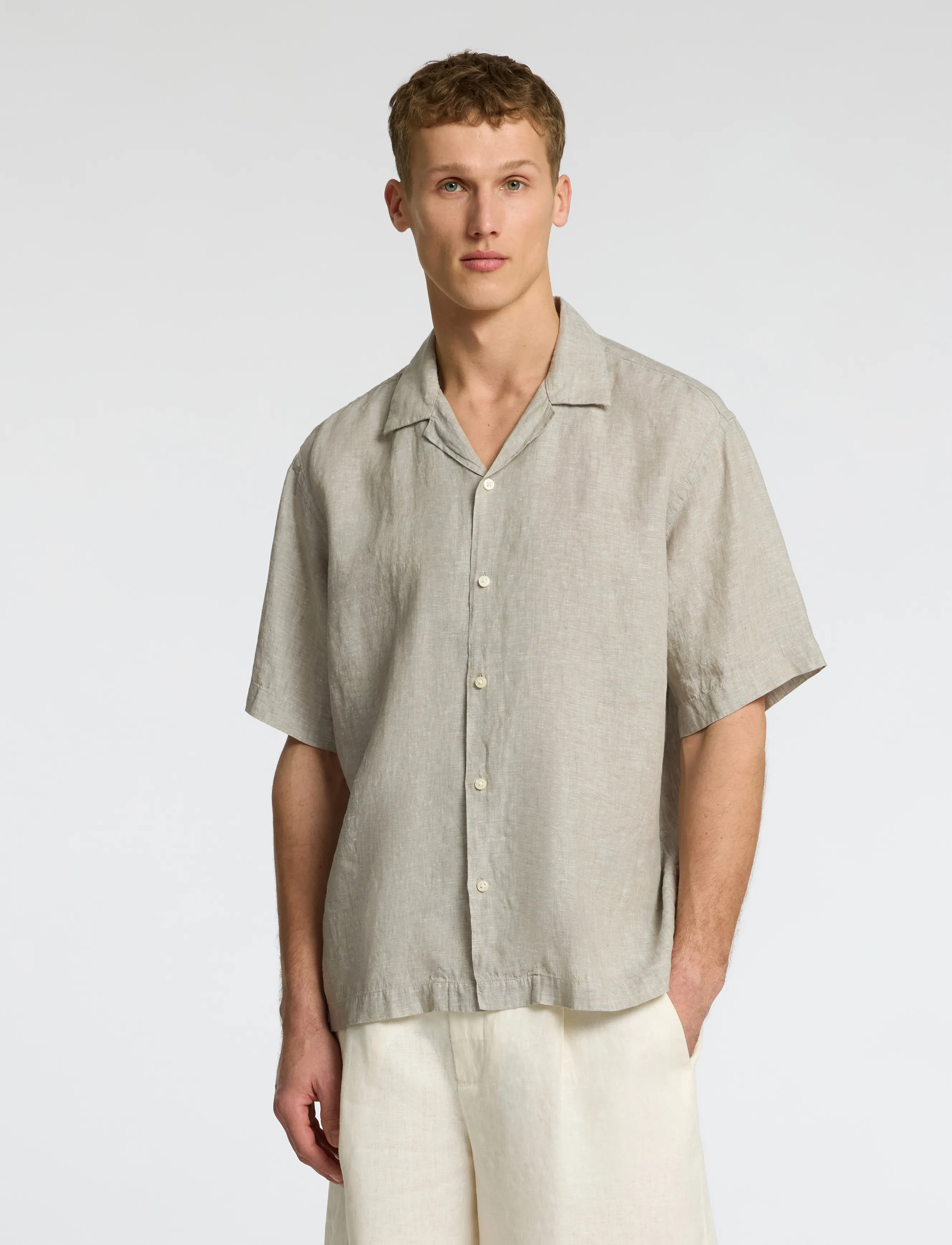 Selected SLHRLXKYLIAN LINEN SS SHIRT RESORT - Skjorter - VETIVER / green