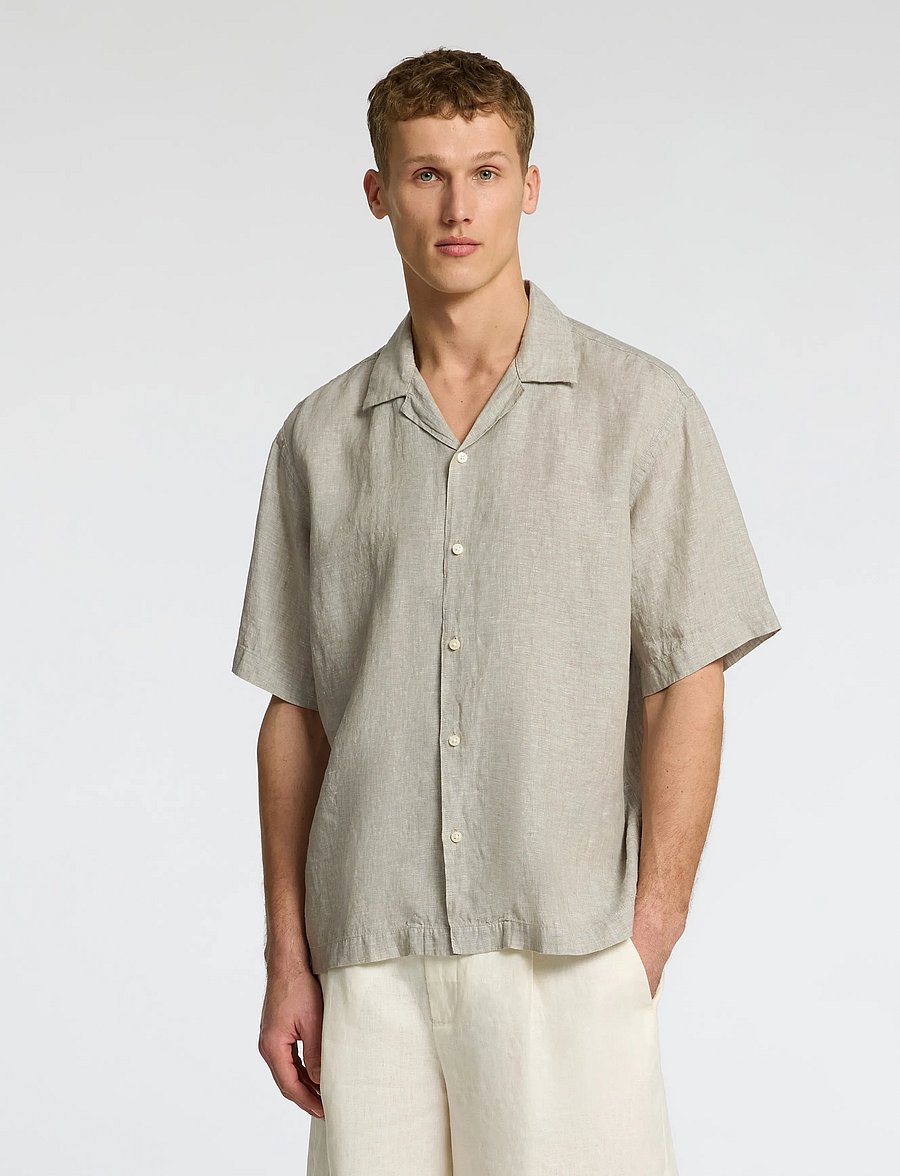 Selected - SLHRELAXKYLIAN MIX SS SHIRT RESORT - leinenhemden - vetiver - 0
