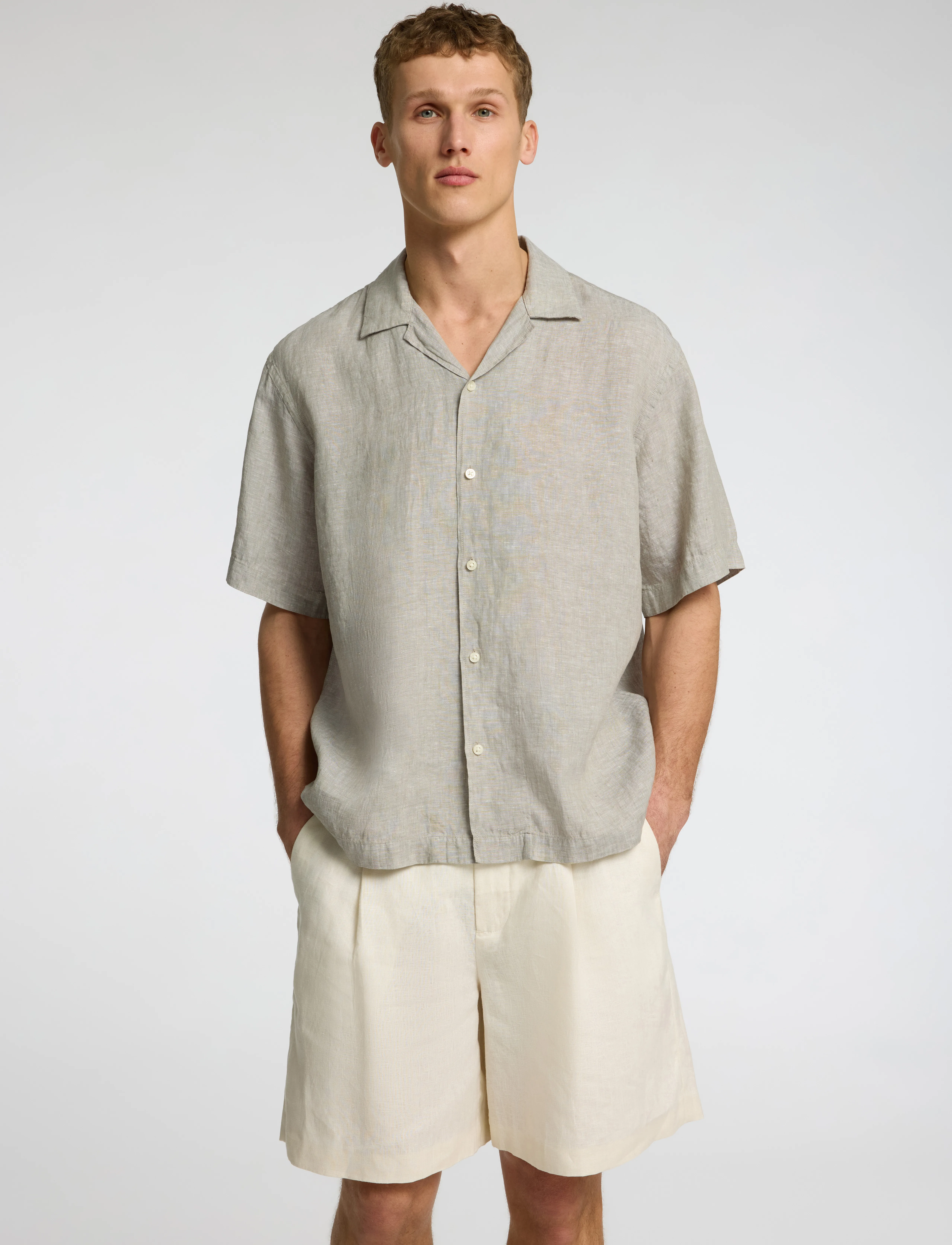 Selected - SLHRELAXKYLIAN MIX SS SHIRT RESORT - hørskjorter - vetiver - 3