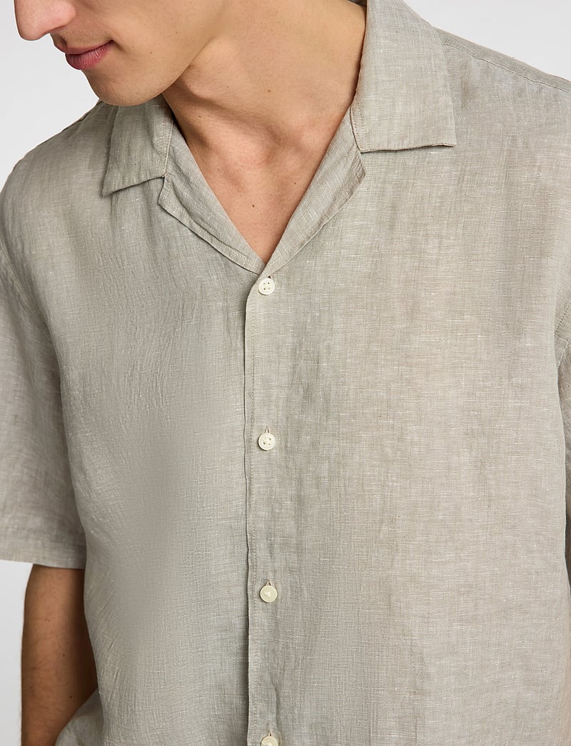 Selected - SLHRLXKYLIAN LINEN SS SHIRT RESORT - leinenhemden - vetiver - 5