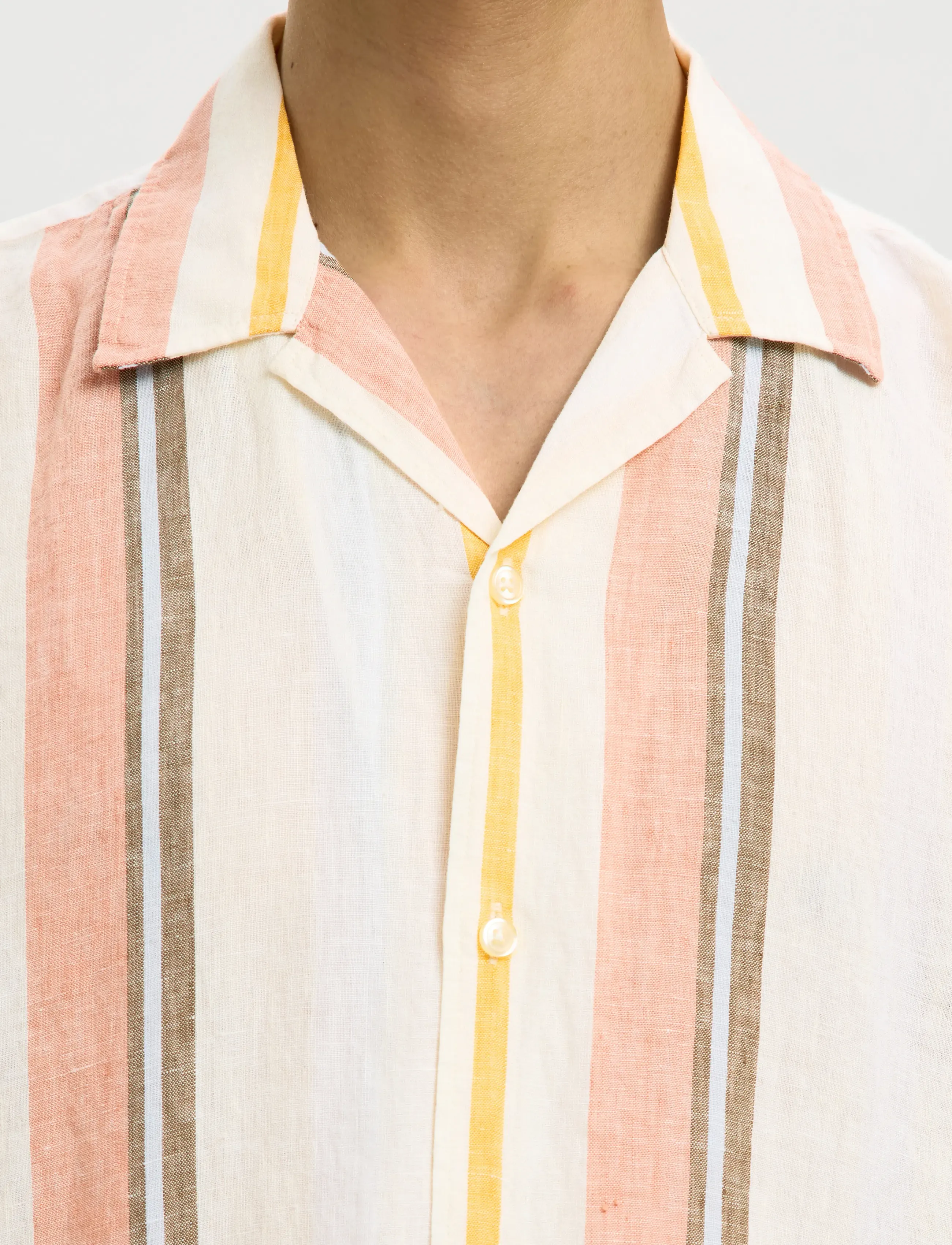 Selected - SLHRELAXKYLIAN MIX SS SHIRT RESORT - hørskjorter - white - 4