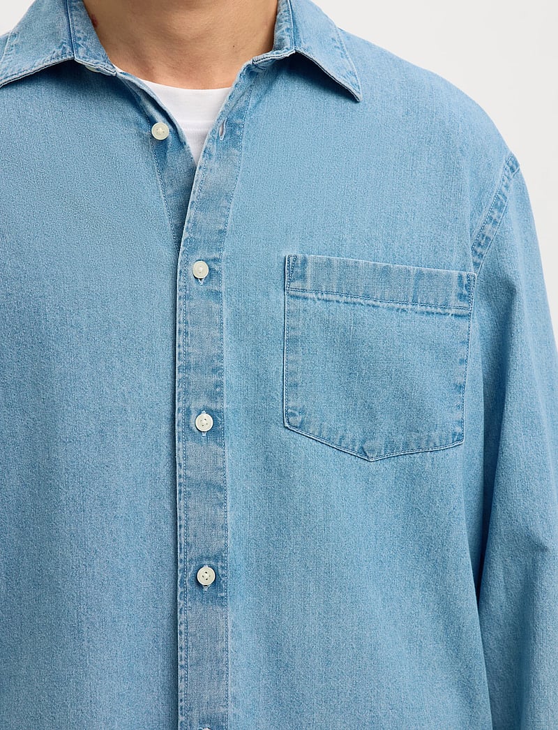 Selected - SLHREGCARLO DENIM LS SHIRT NOOS - teksasärgid - light blue denim - 5