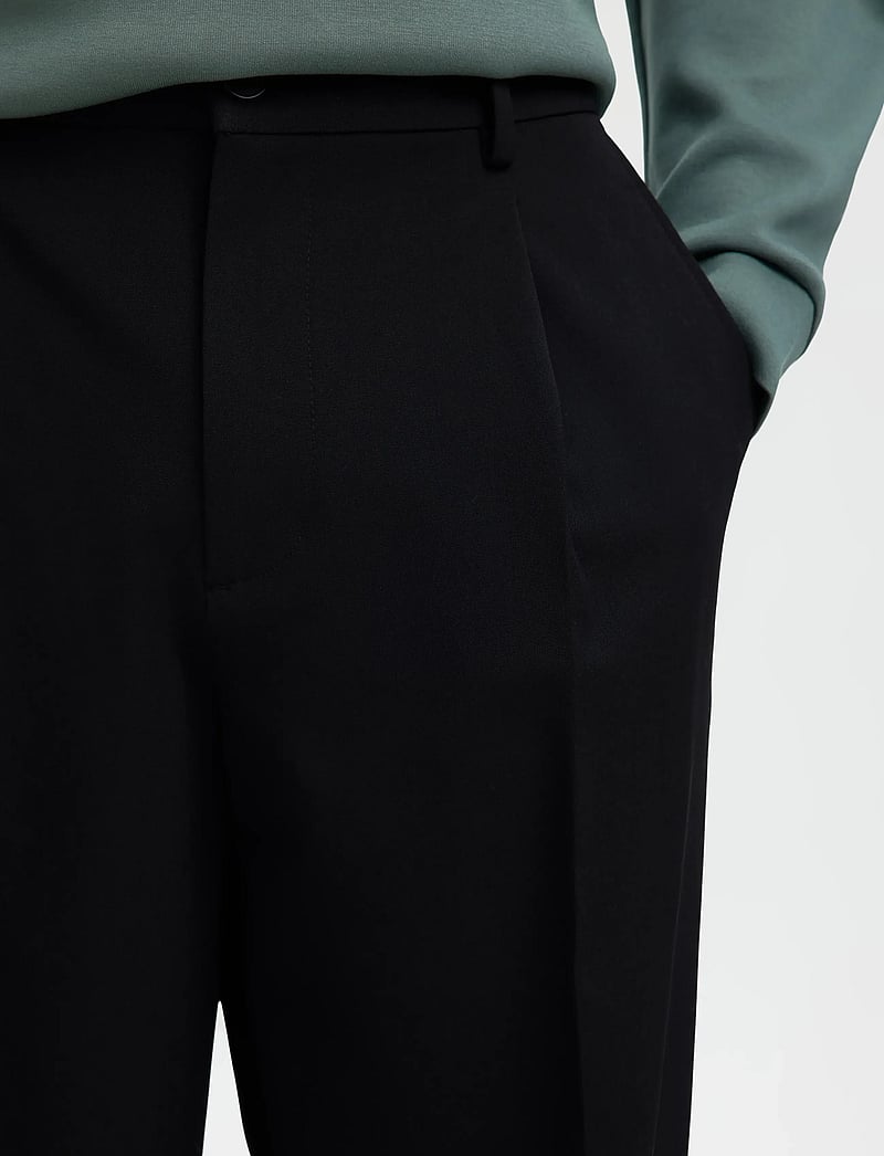 Selected - SLH220-LOOSE FINN FLEX PANTS NOOS - anzugshosen - black - 4