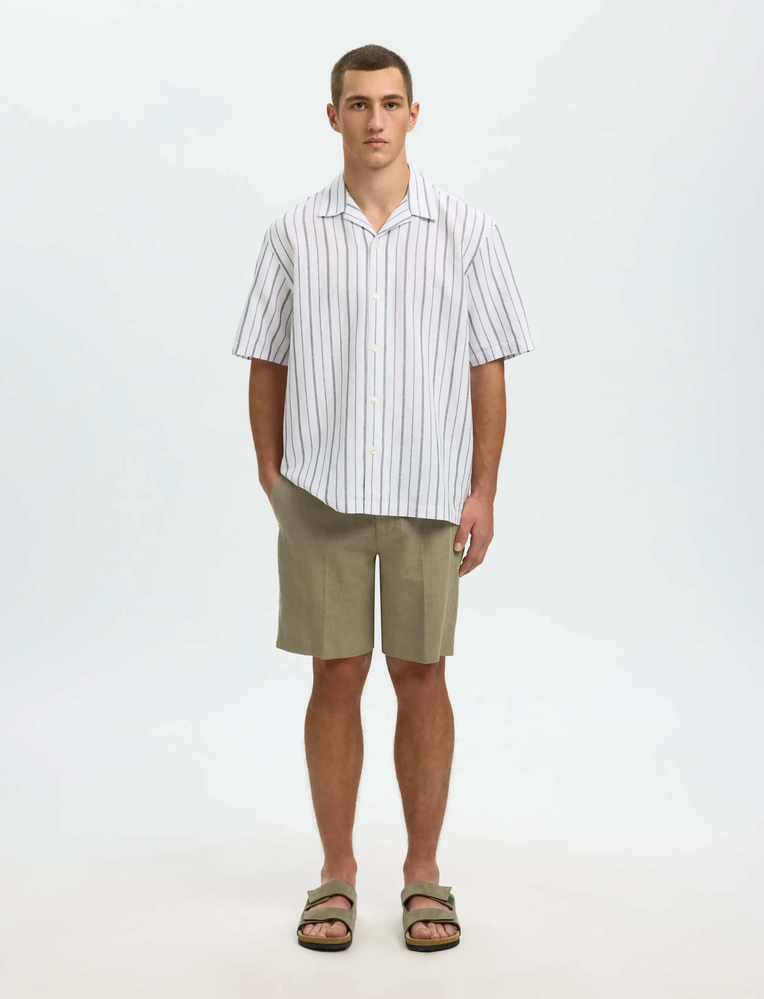 Selected - SLMREGULAR-LEROY LINEN BLD SHORTS NOOS - hørshorts - vetiver - 3