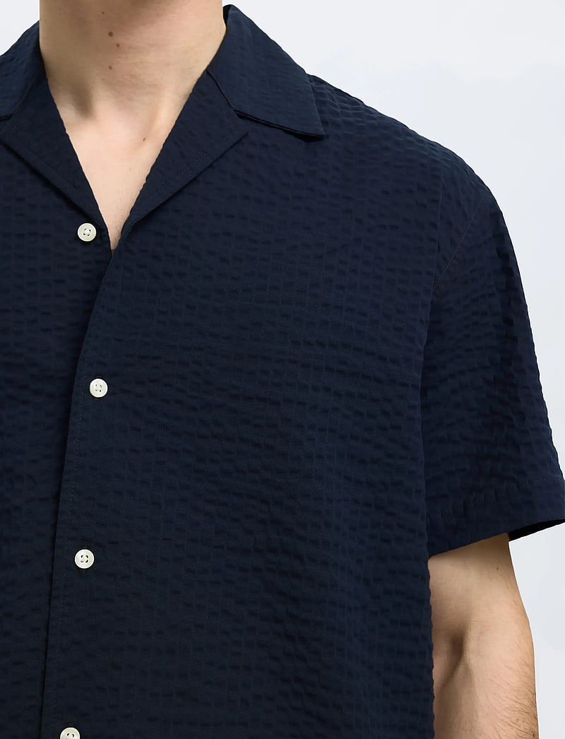 Selected - SLHRELAXED-ACE SEERSUCKER SS SHIRT - kurzarmhemden - sky captain - 5