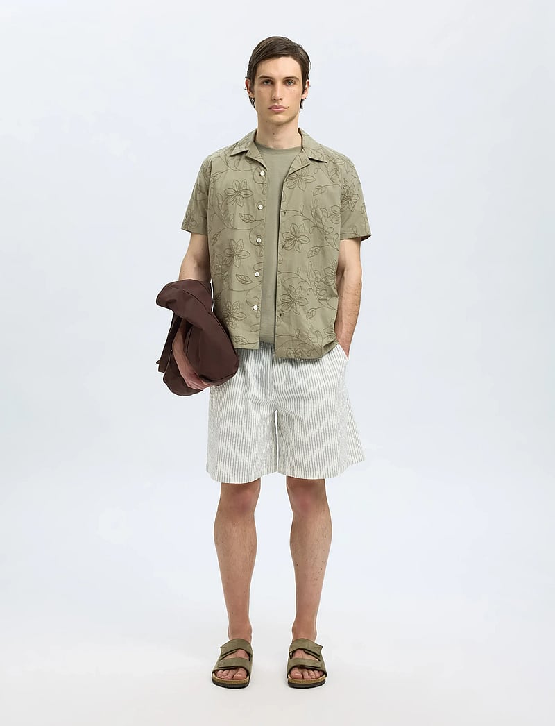 Selected - SLHREGHYDE AOE SS SHIRT - kurzarmhemden - vetiver - 3