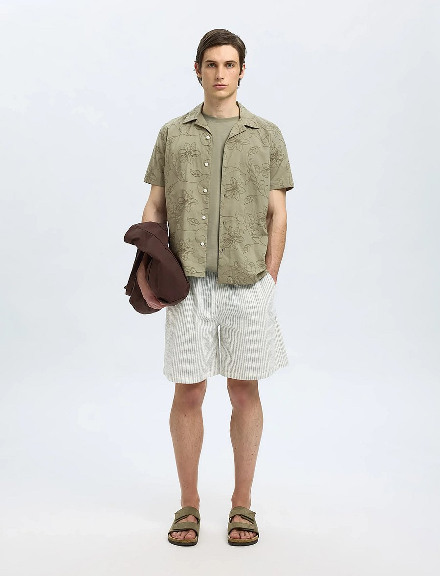 Selected - SLHREGHYDE AOE SS SHIRT - kortærmede skjorter - vetiver - 3