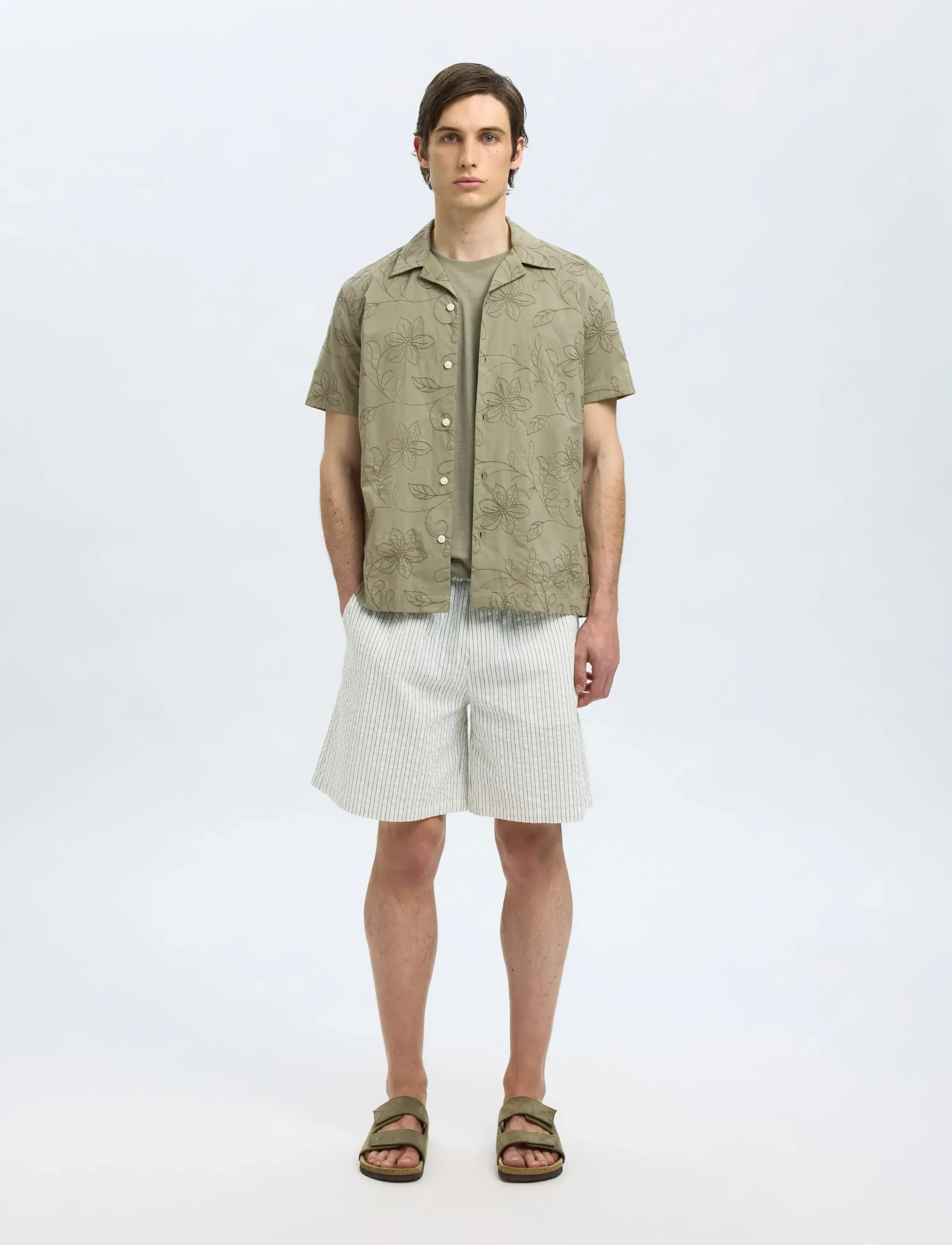 Selected - SLHREGHYDE AOE SS SHIRT - kortærmede skjorter - vetiver - 4