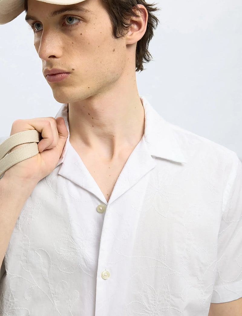 Selected - SLHREGHYDE AOE SS SHIRT - kurzarmhemden - white - 3