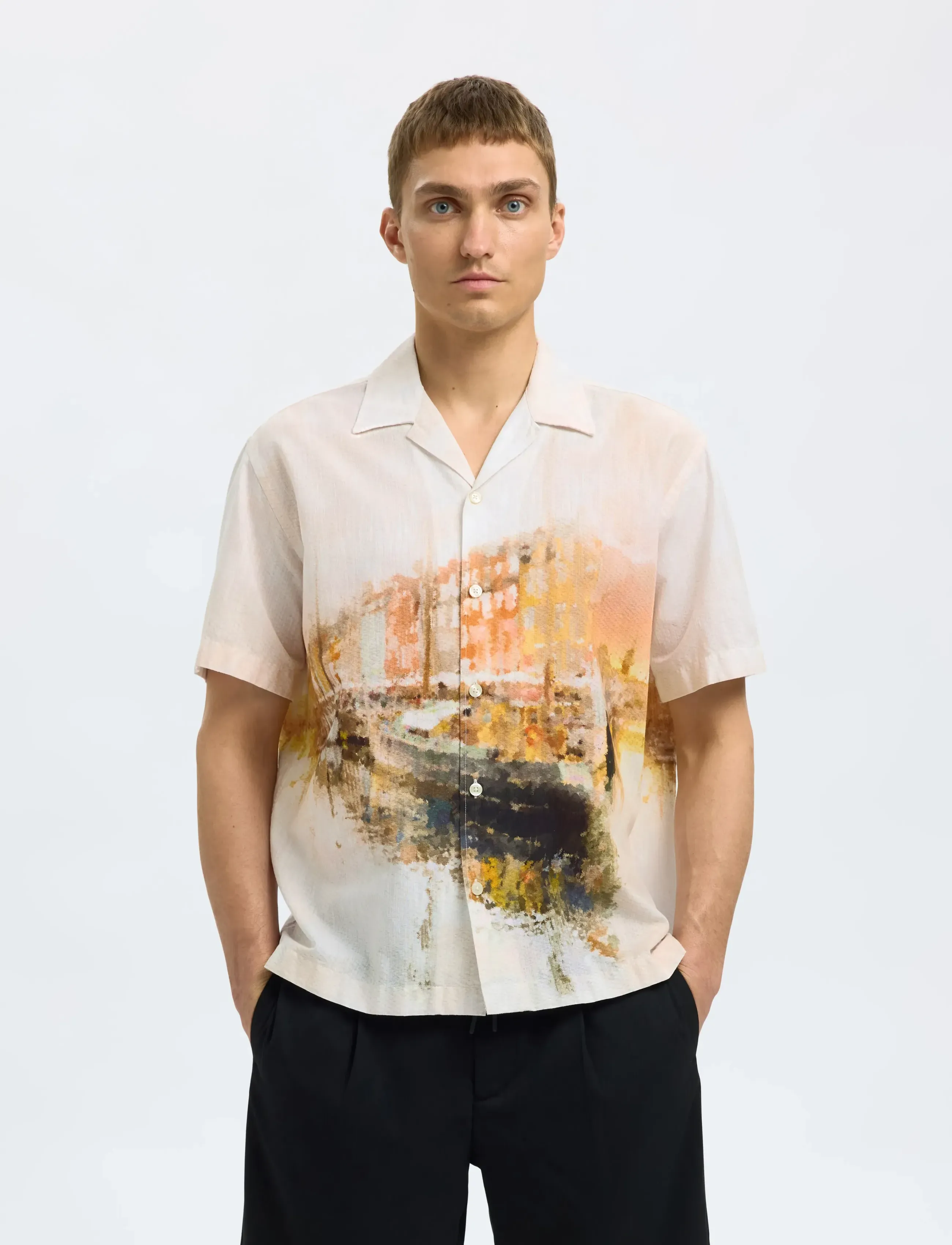 Selected - SLHRLXCARL AOP SS SHIRT - short-sleeved shirts - apricot - 0