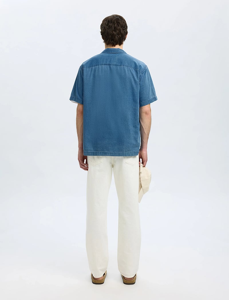 Selected - SLHRLXRICK DENIM SS SHIRT - kortærmede skjorter - medium blue denim - 2