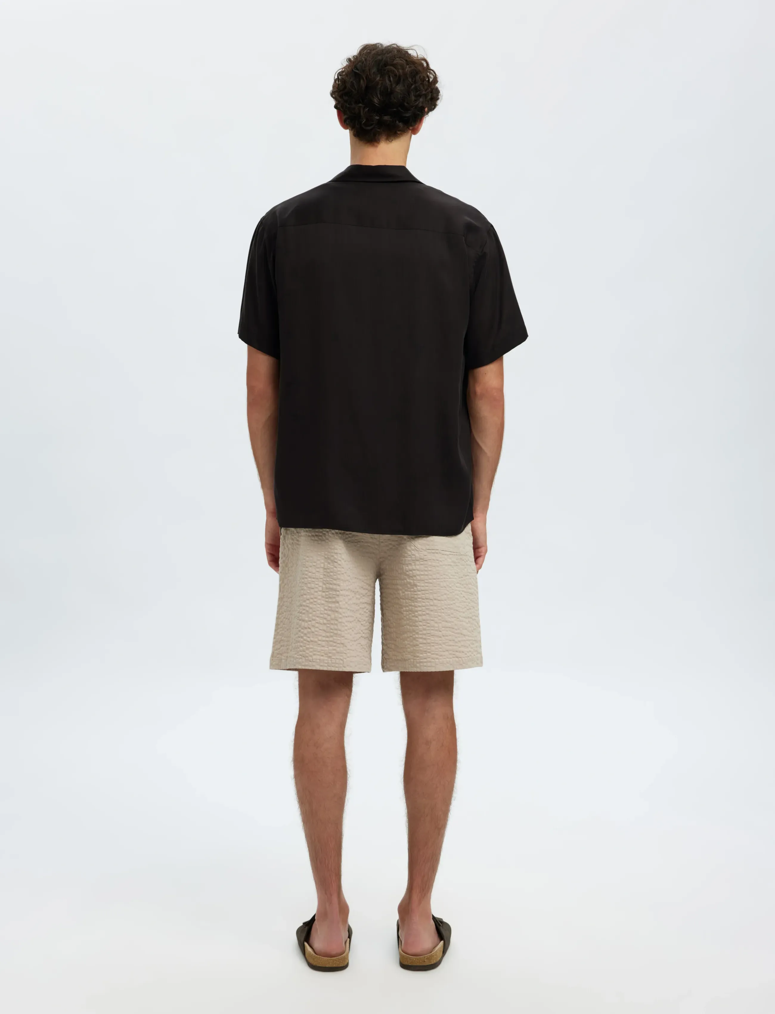 Selected - SLHRLXCHARLIE SATIN SS SHIRT RESORT - kortærmede skjorter - black - 2