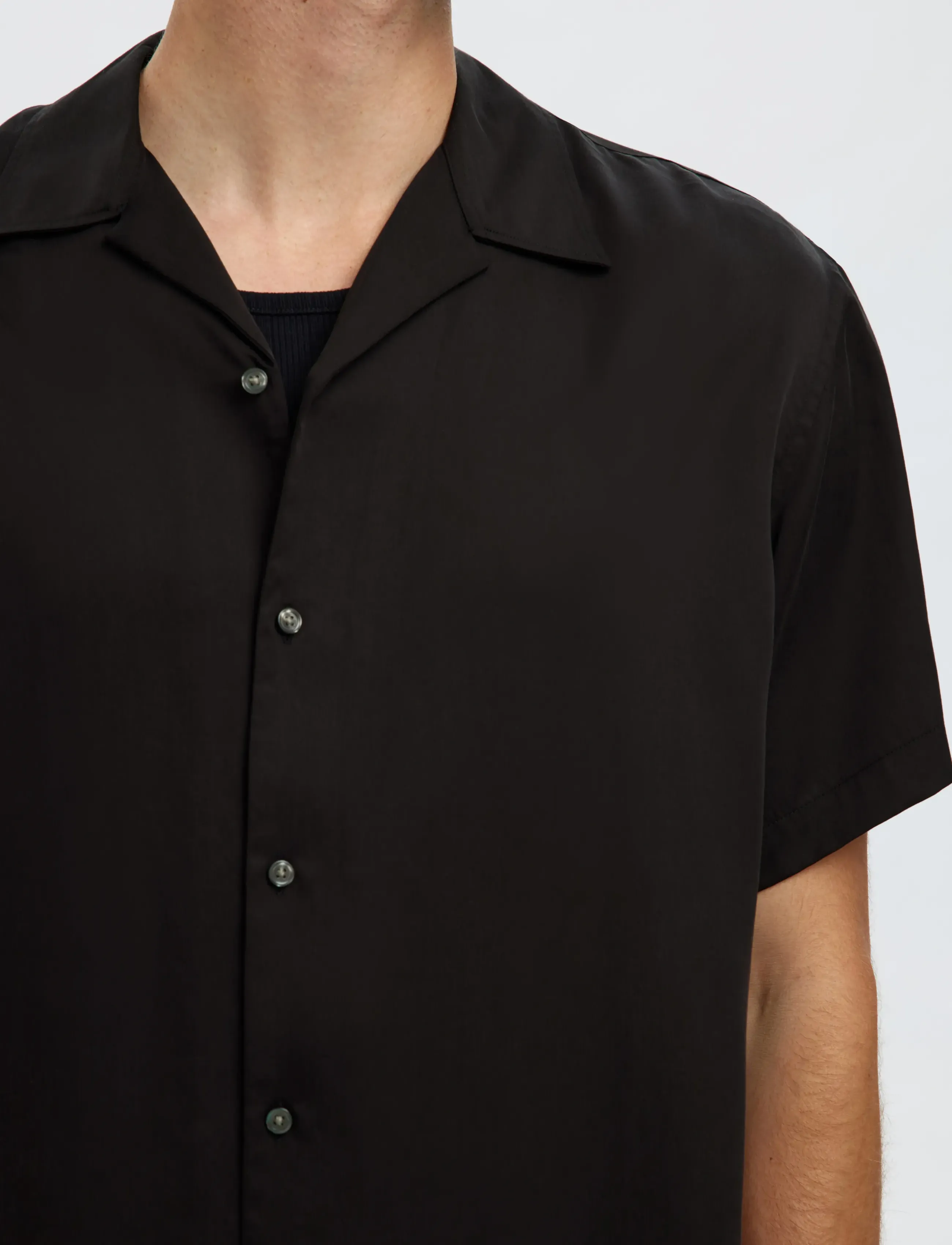 Selected - SLHRLXCHARLIE SATIN SS SHIRT RESORT - kortærmede skjorter - black - 4