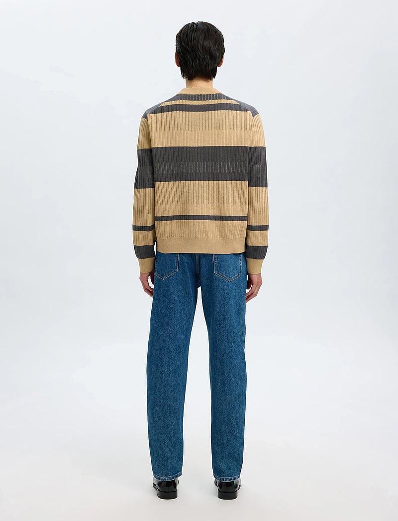 Selected - SLHMALTE LS KNIT RELAXED CREW NECK - Ümmarguse kaelusega kudumid - incense - 2