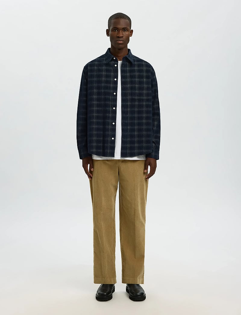Selected - SLMREGCLAUS CORD YD CHECK LS SHIRT - cordhemden - navy blazer - 3