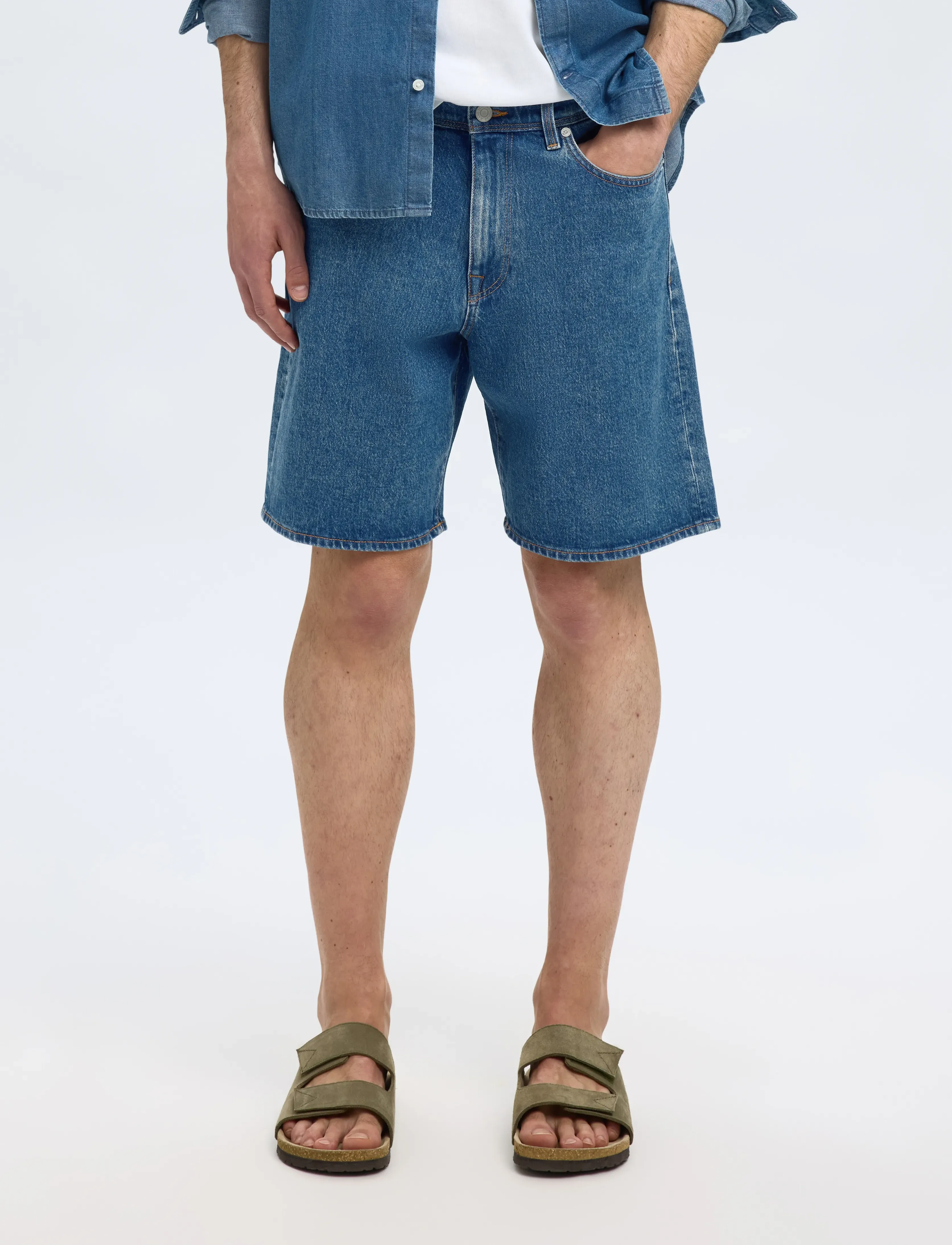 Selected SLHREG ALEX MID BLUE DENIM SHORTS - Kollektionen - MEDIUM BLUE DENIM / blue