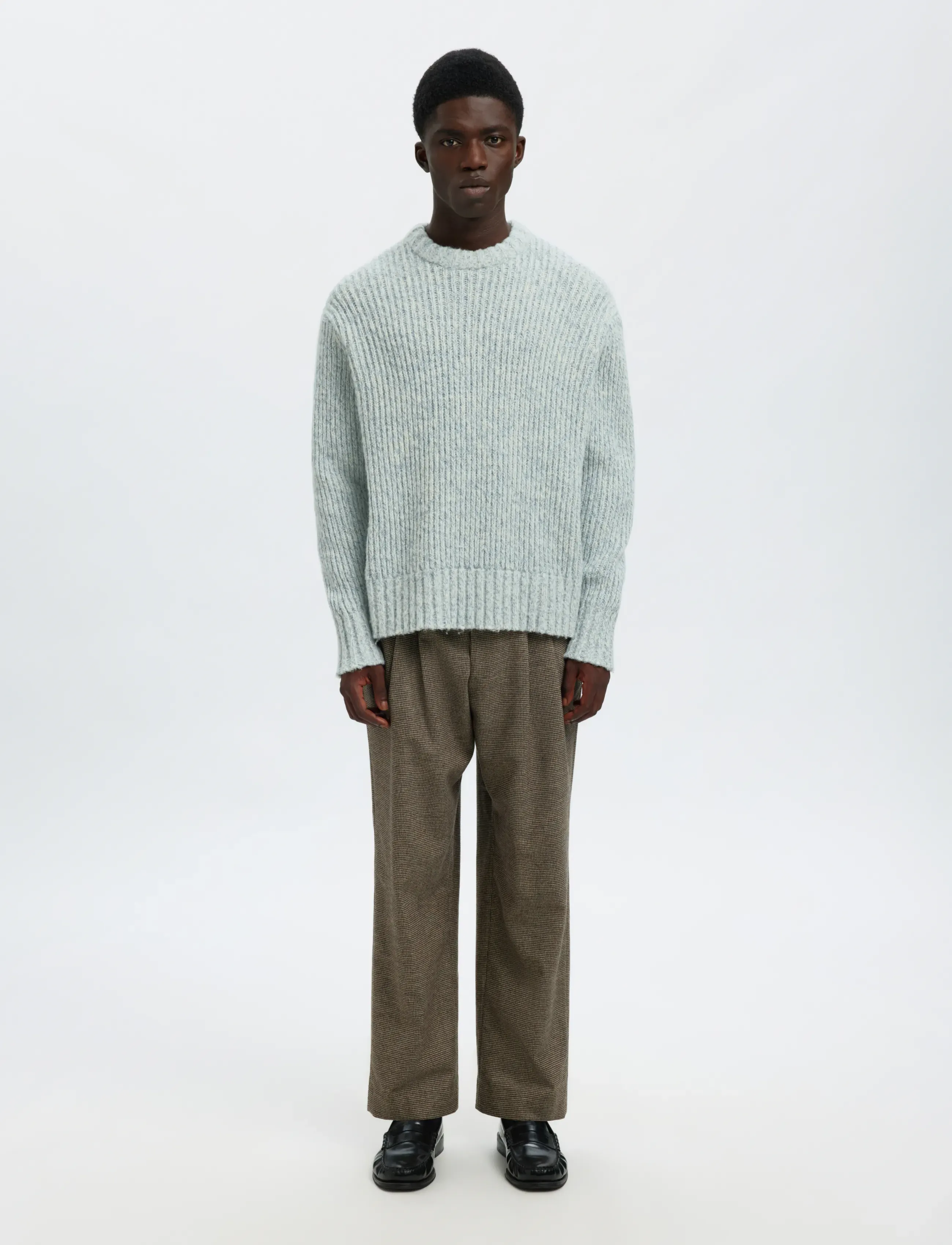 Selected - SLHCHICAGO LS KNIT RELAXED CREW NECK - Ümmarguse kaelusega kudumid - cashmere blue - 4